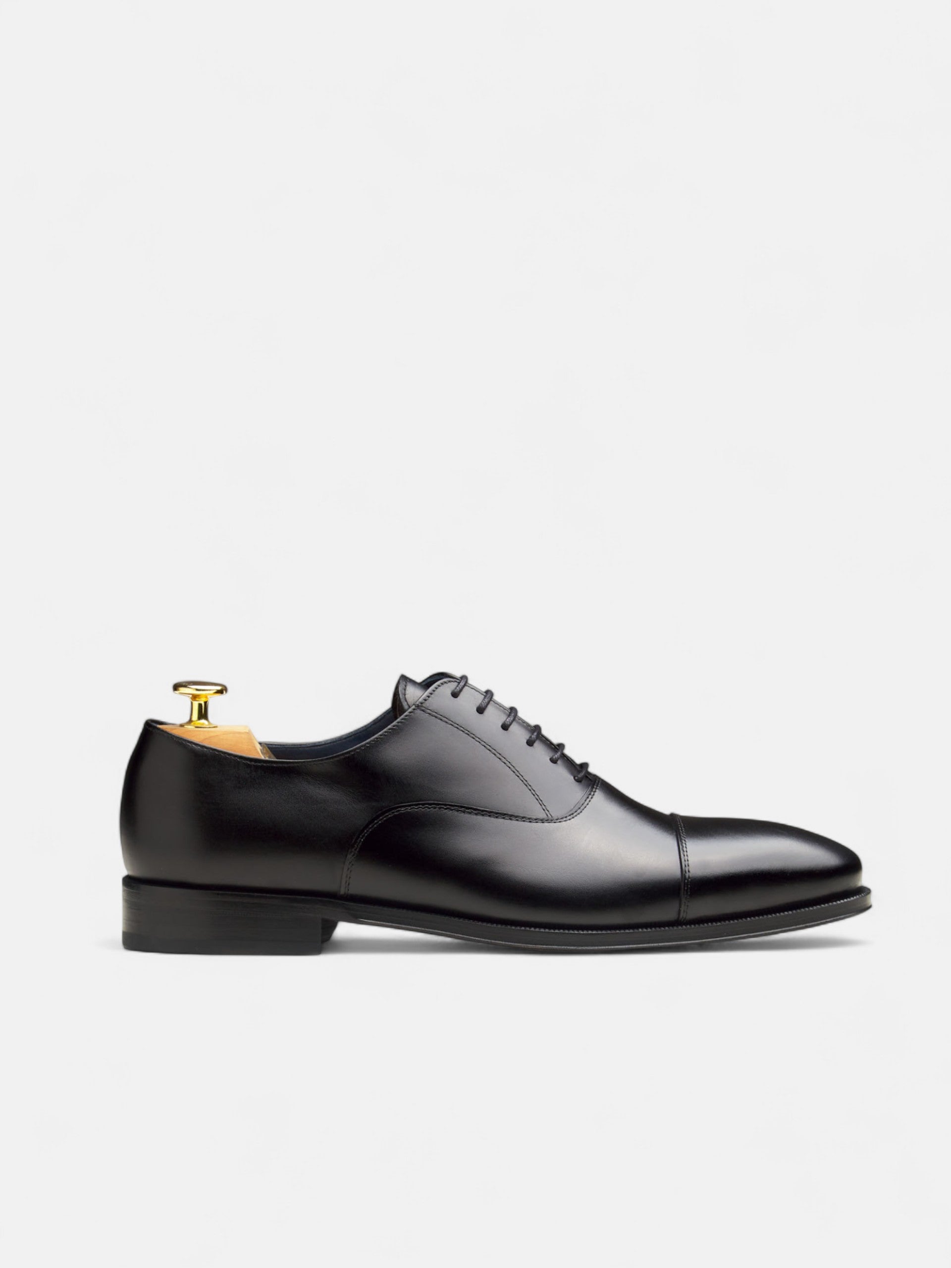 Black tailoring shoe