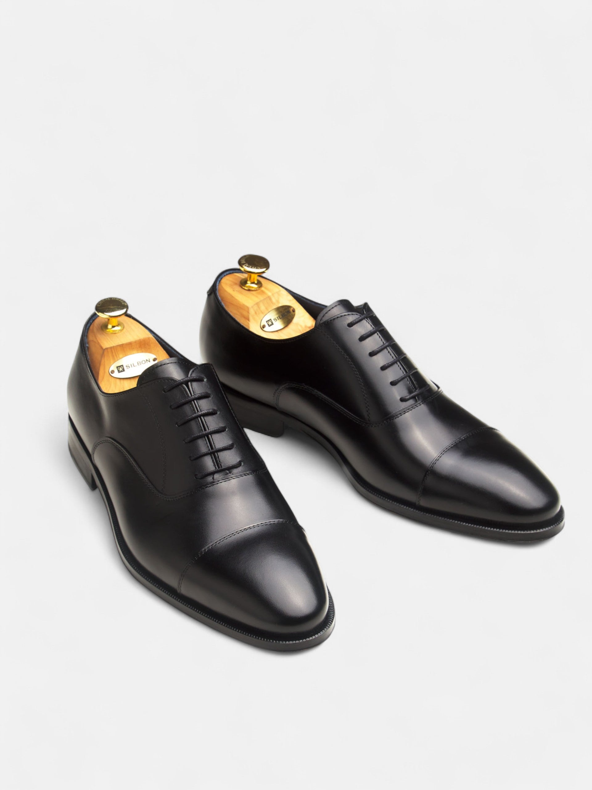 Black tailoring shoe