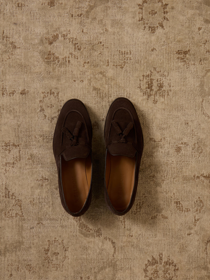 Zapato clasico borlas ante marron oscuro