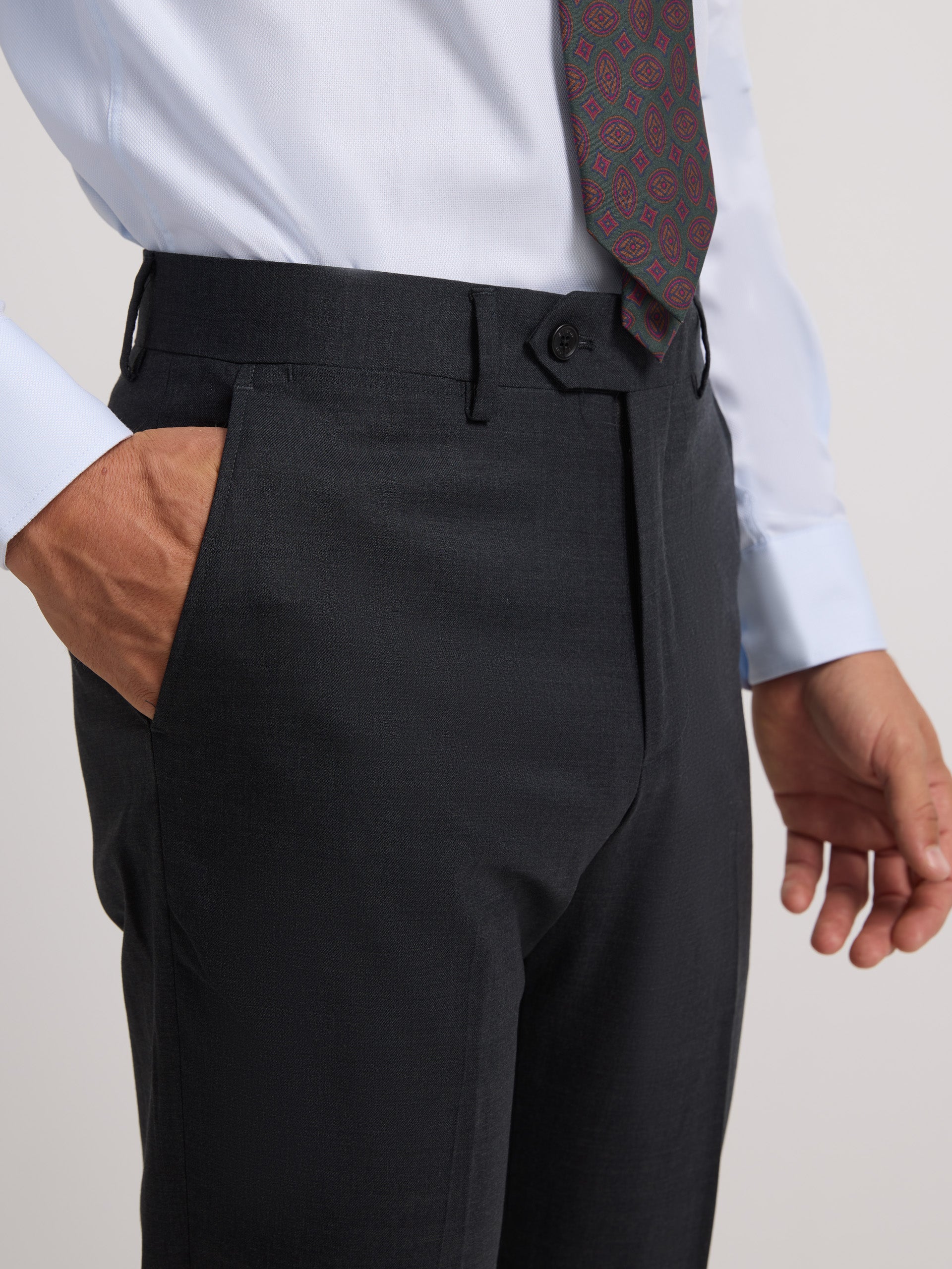 Pantalon traje natural stretch gris