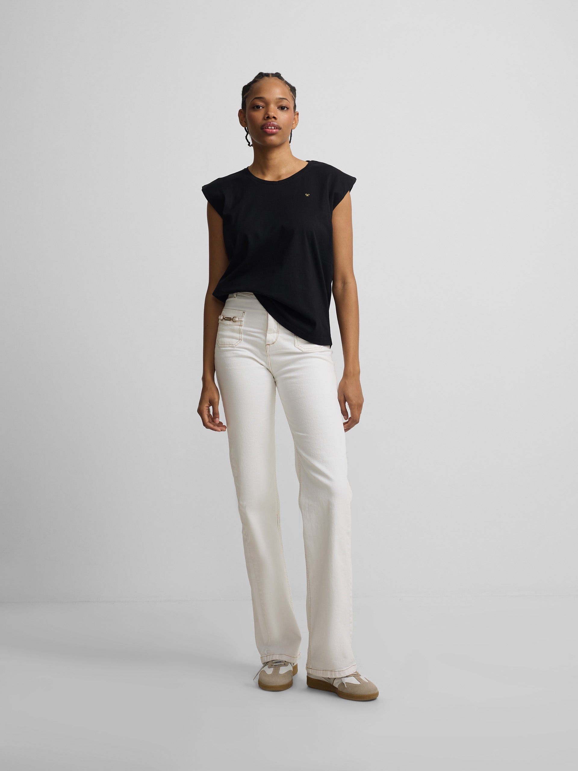 Black woman sun t-shirt