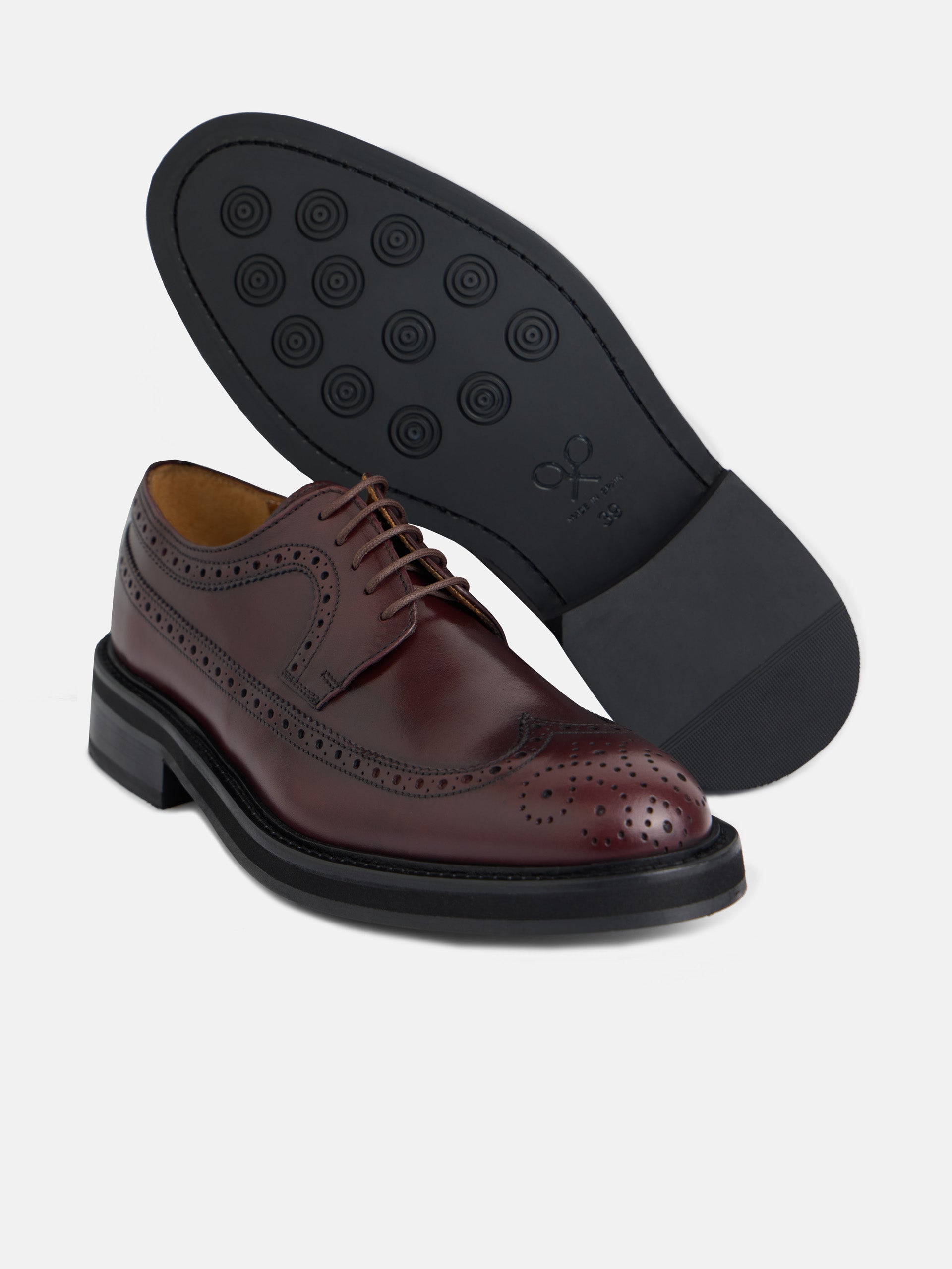 Chaussure classique en cuir perforé bordeaux