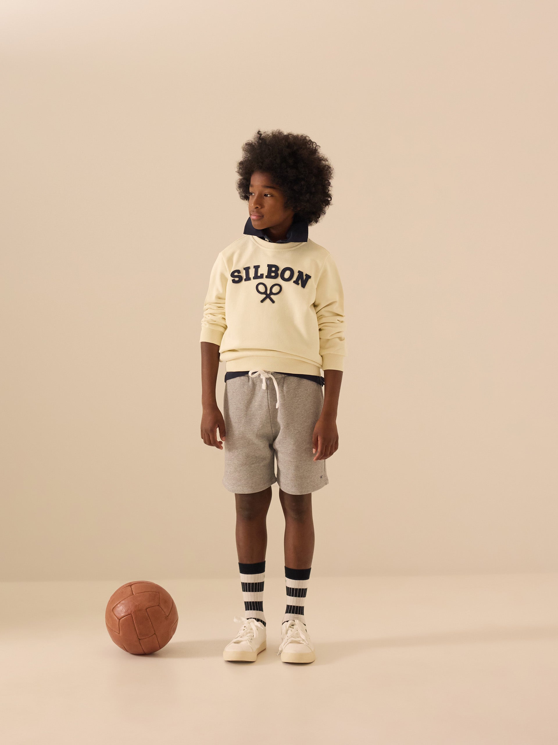 Bermuda deportiva kids gris