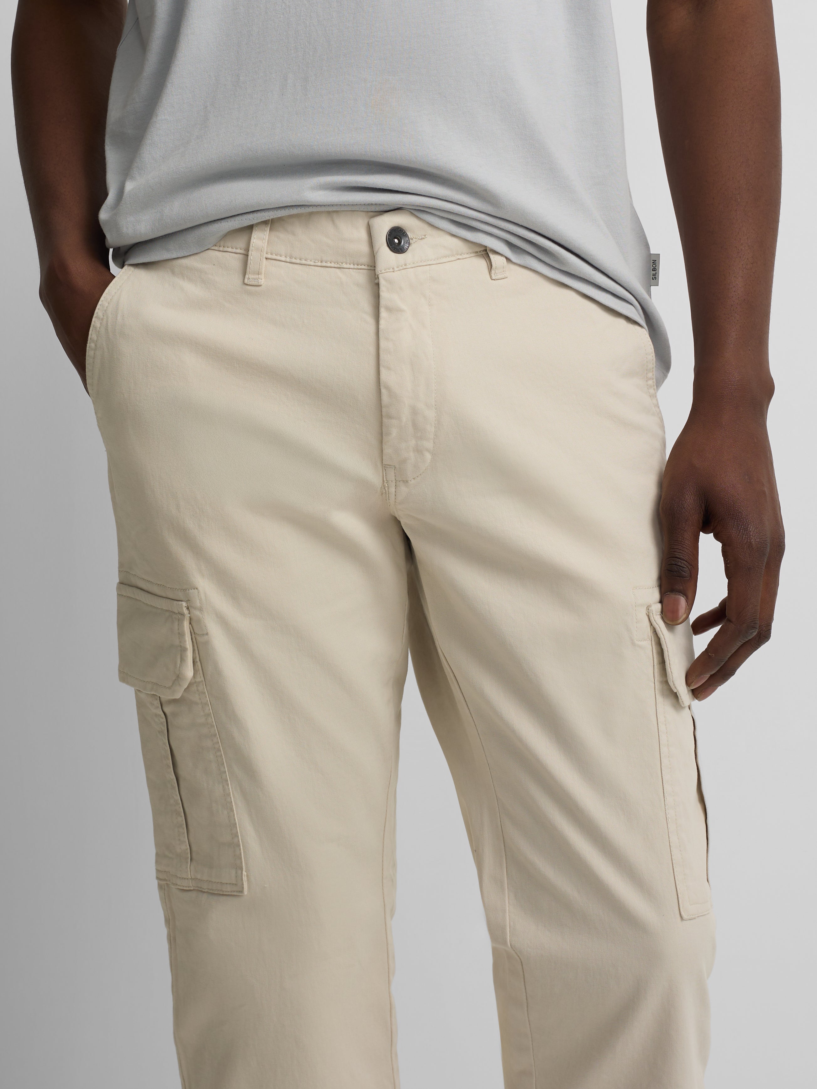 Pantalon cargo casual piedra