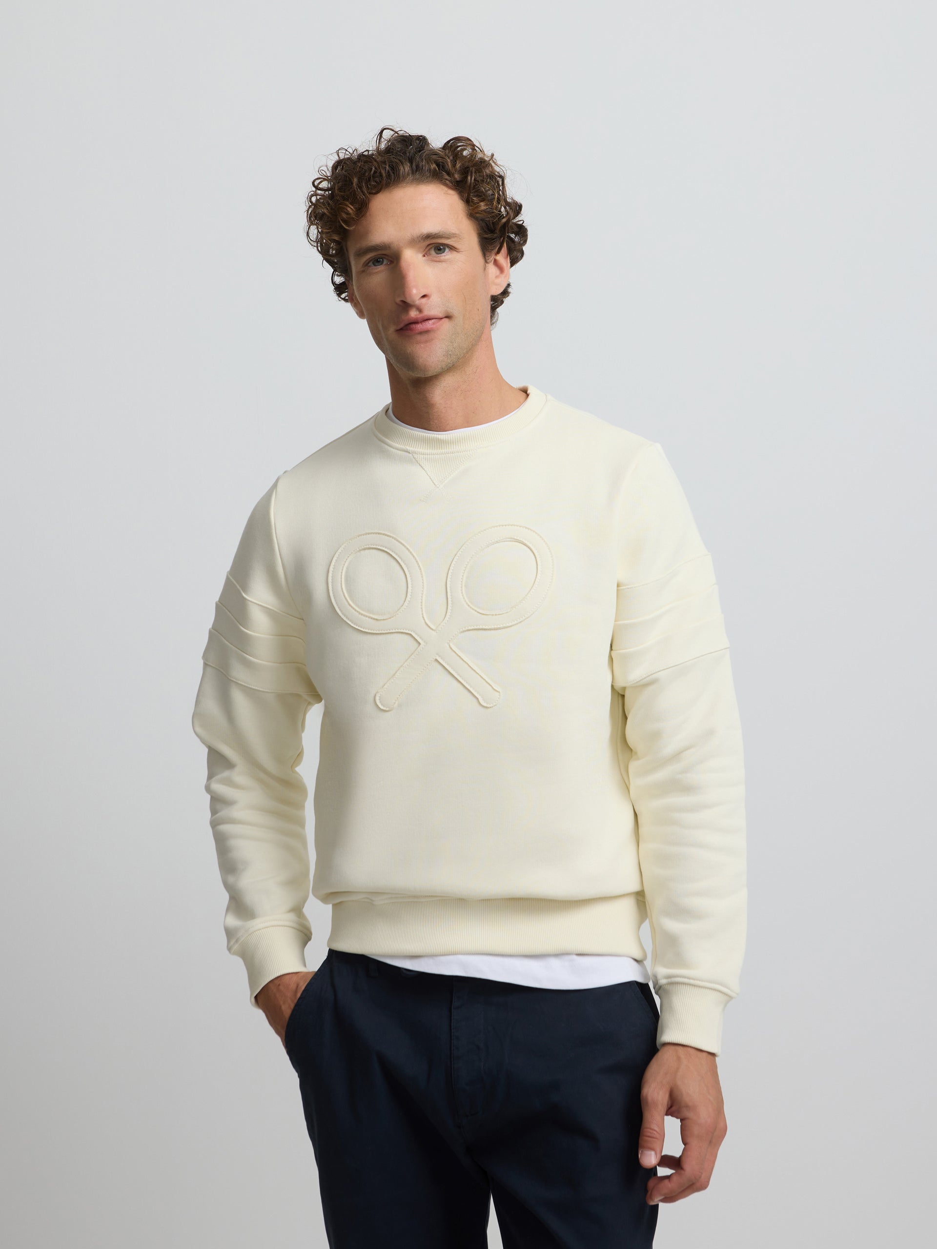 Sweat-shirt raquette en relief ton crème