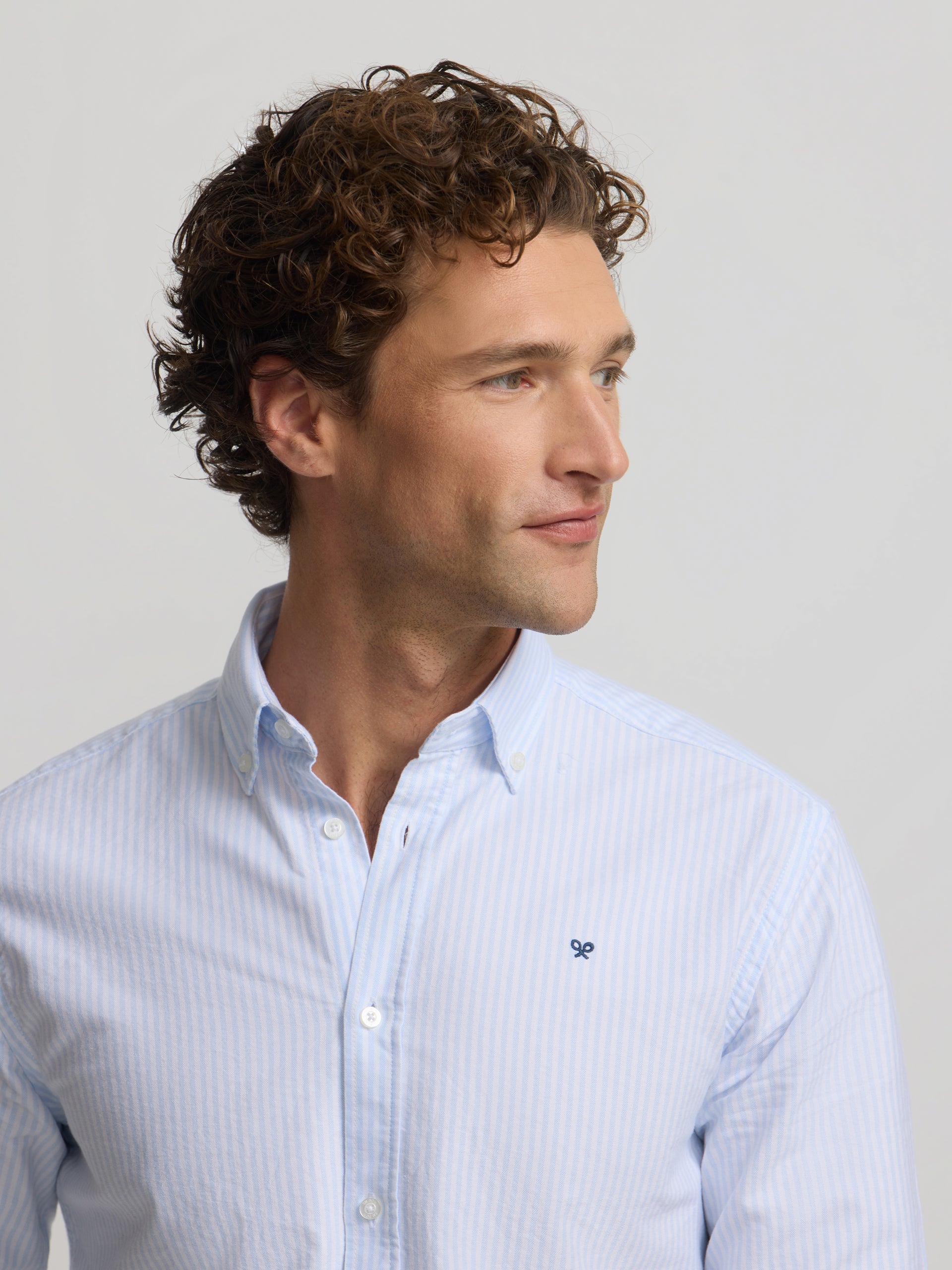 Camisa sport oxford raqueta rayas ancha celeste