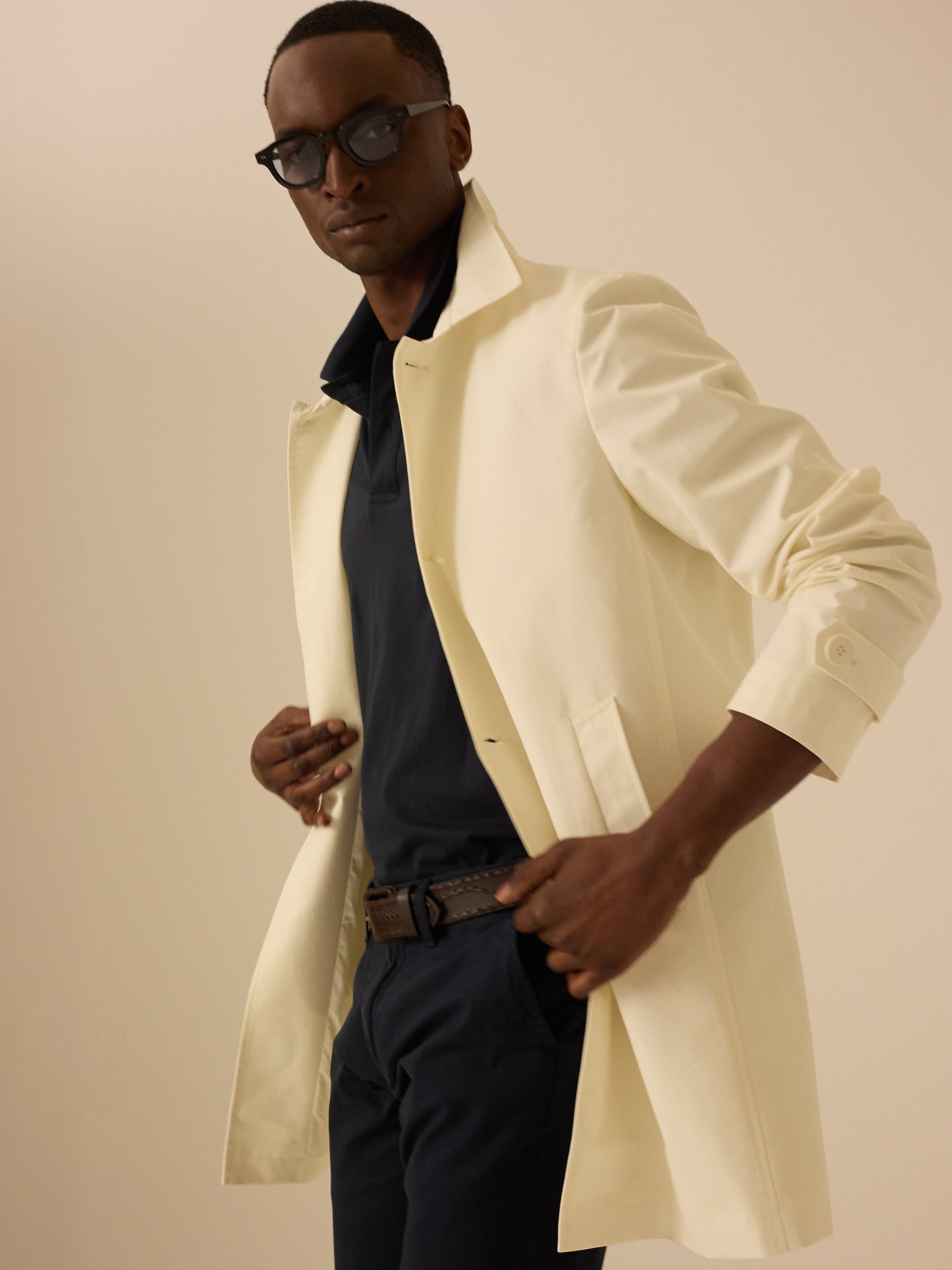 Gabardina corta beige