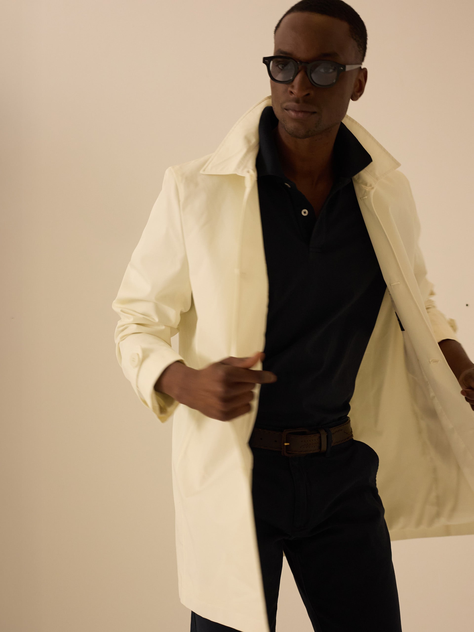 Gabardina corta beige