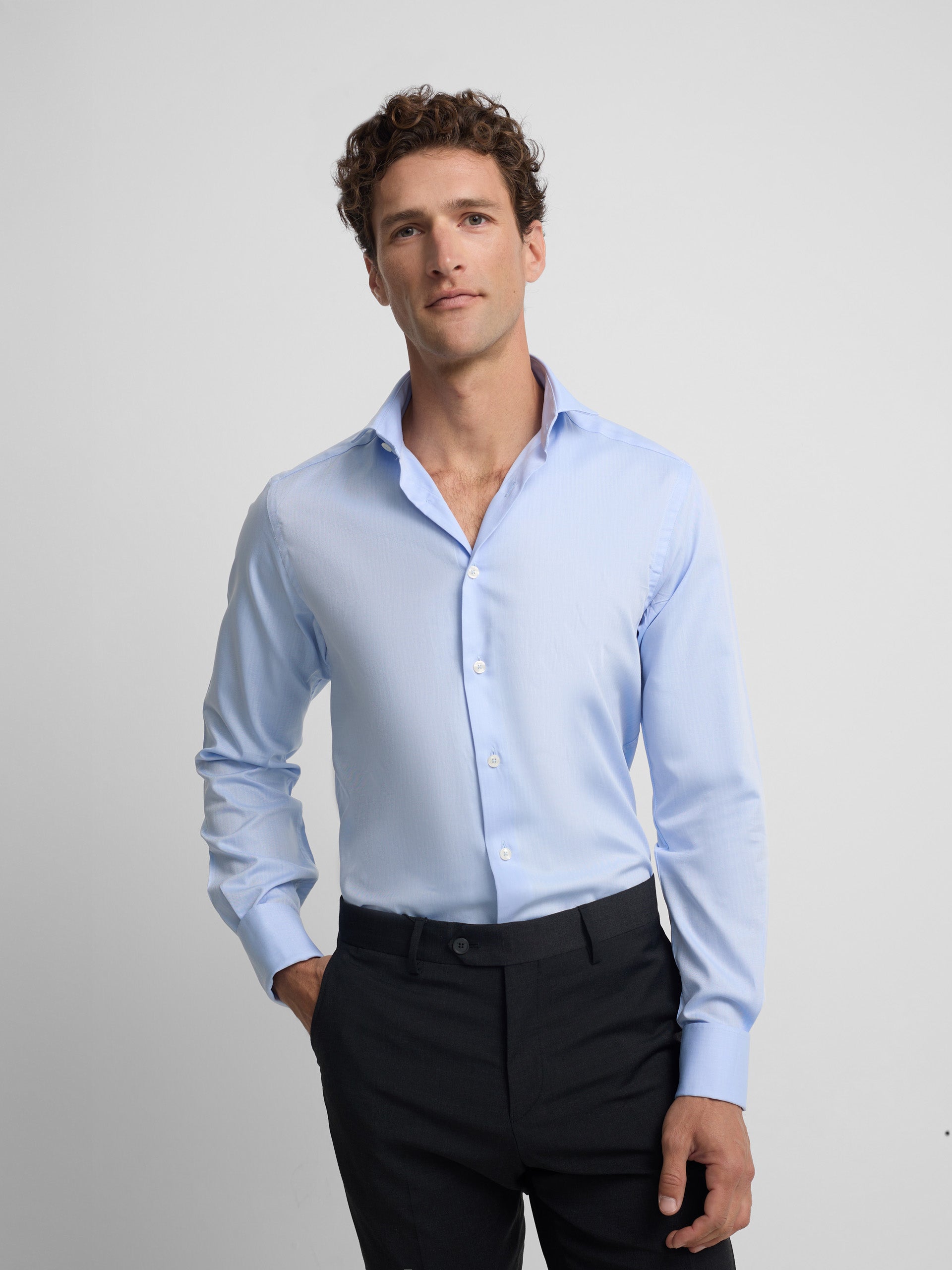 Camisa vestir espiga puño doble celeste