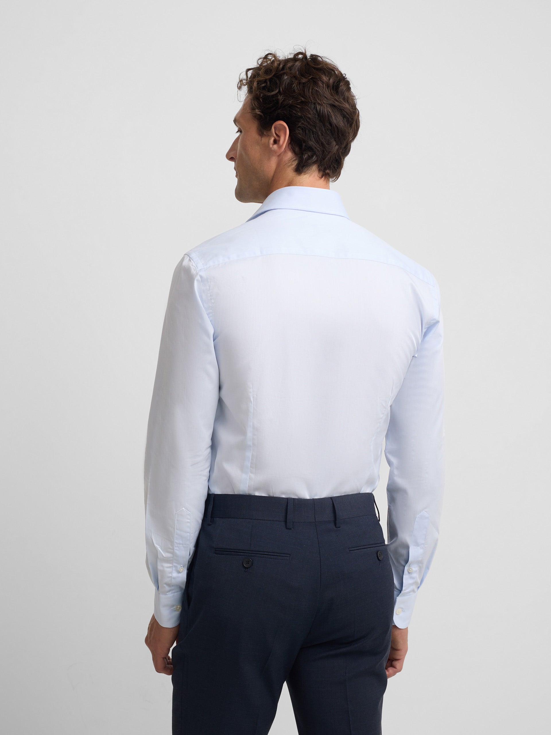 Camisa vestir puño simple celeste clara