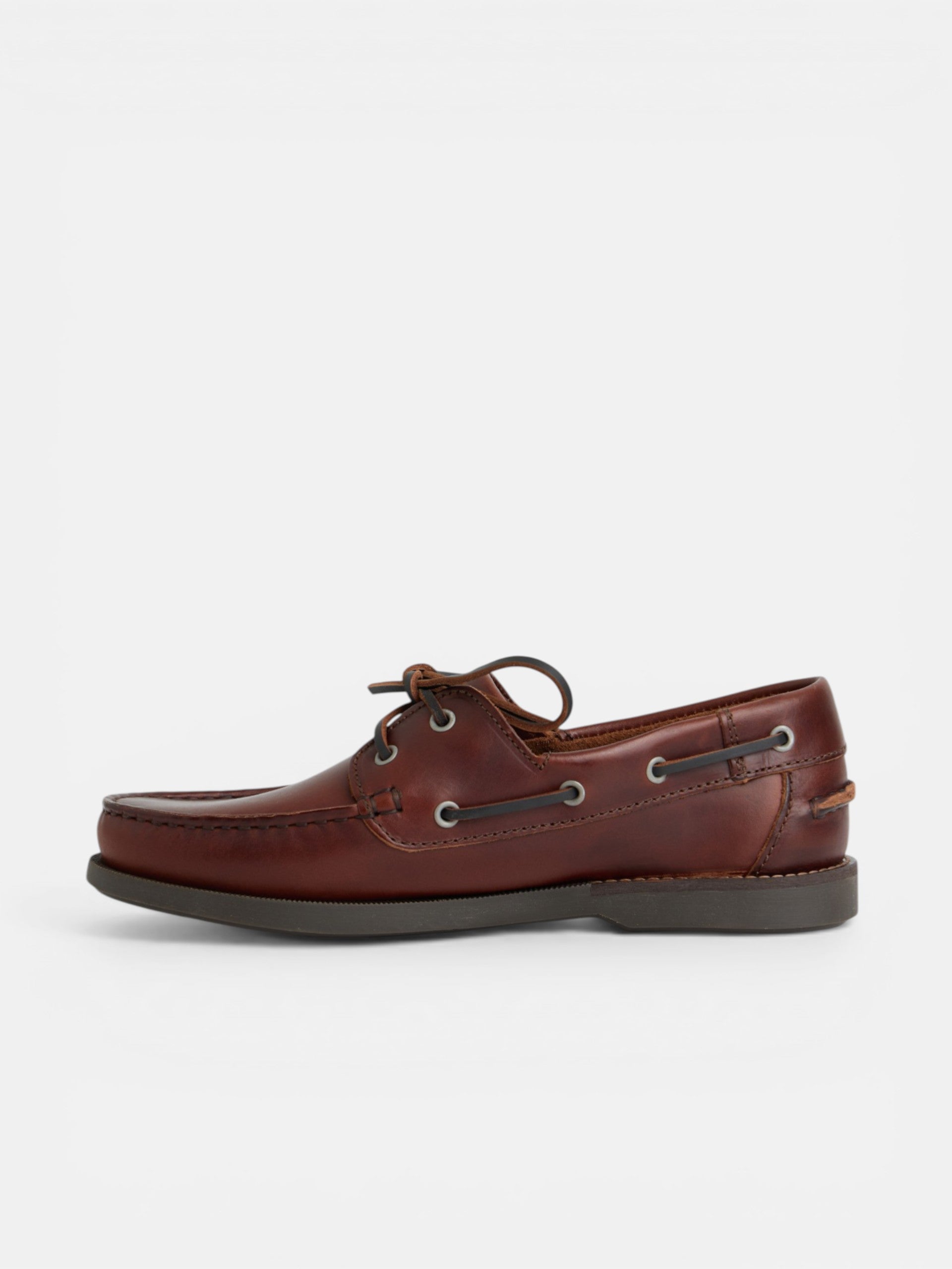 Chaussure bateau en cuir fin marron clair