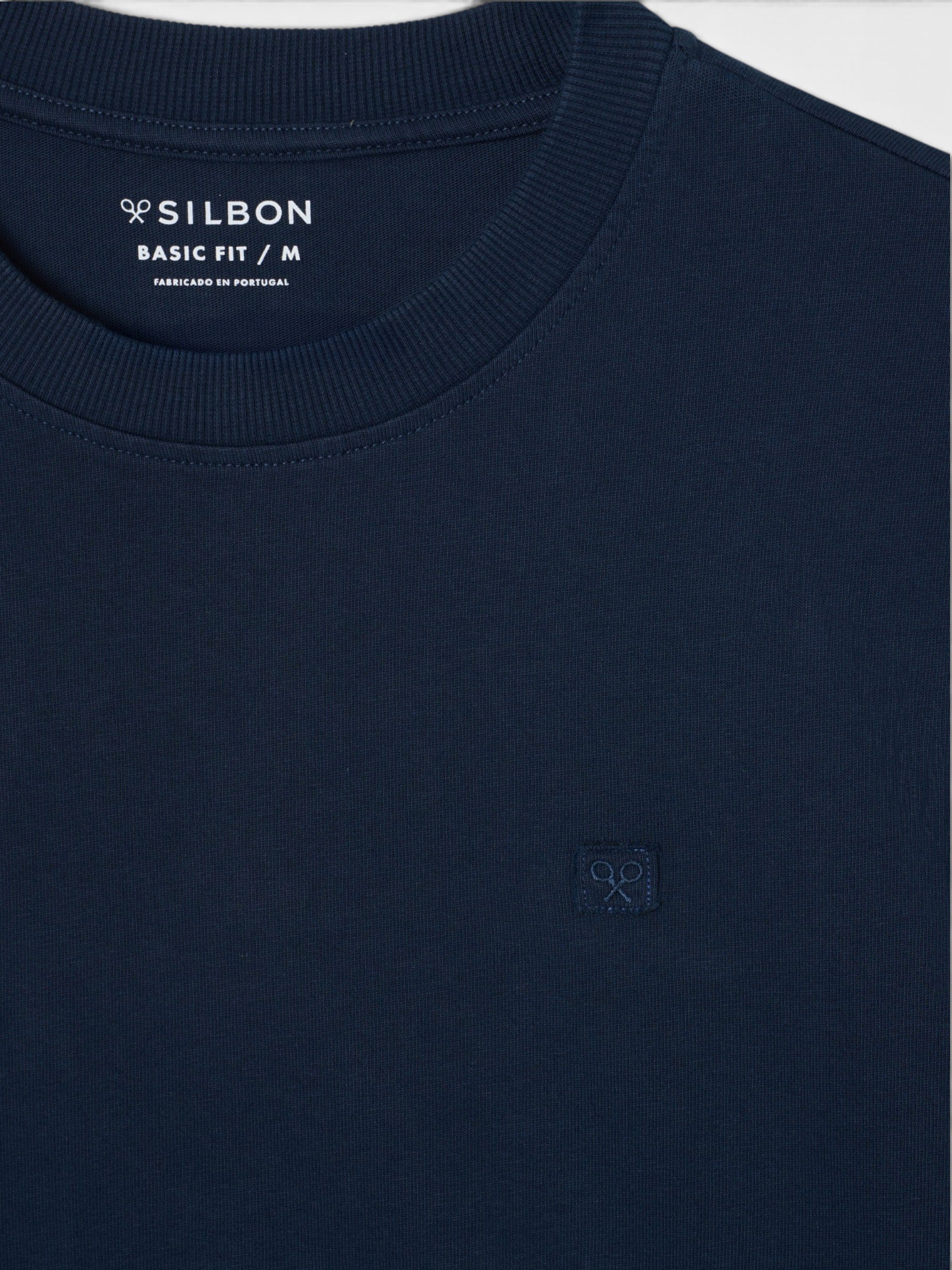 Camiseta lisa minilogo parche azul marino