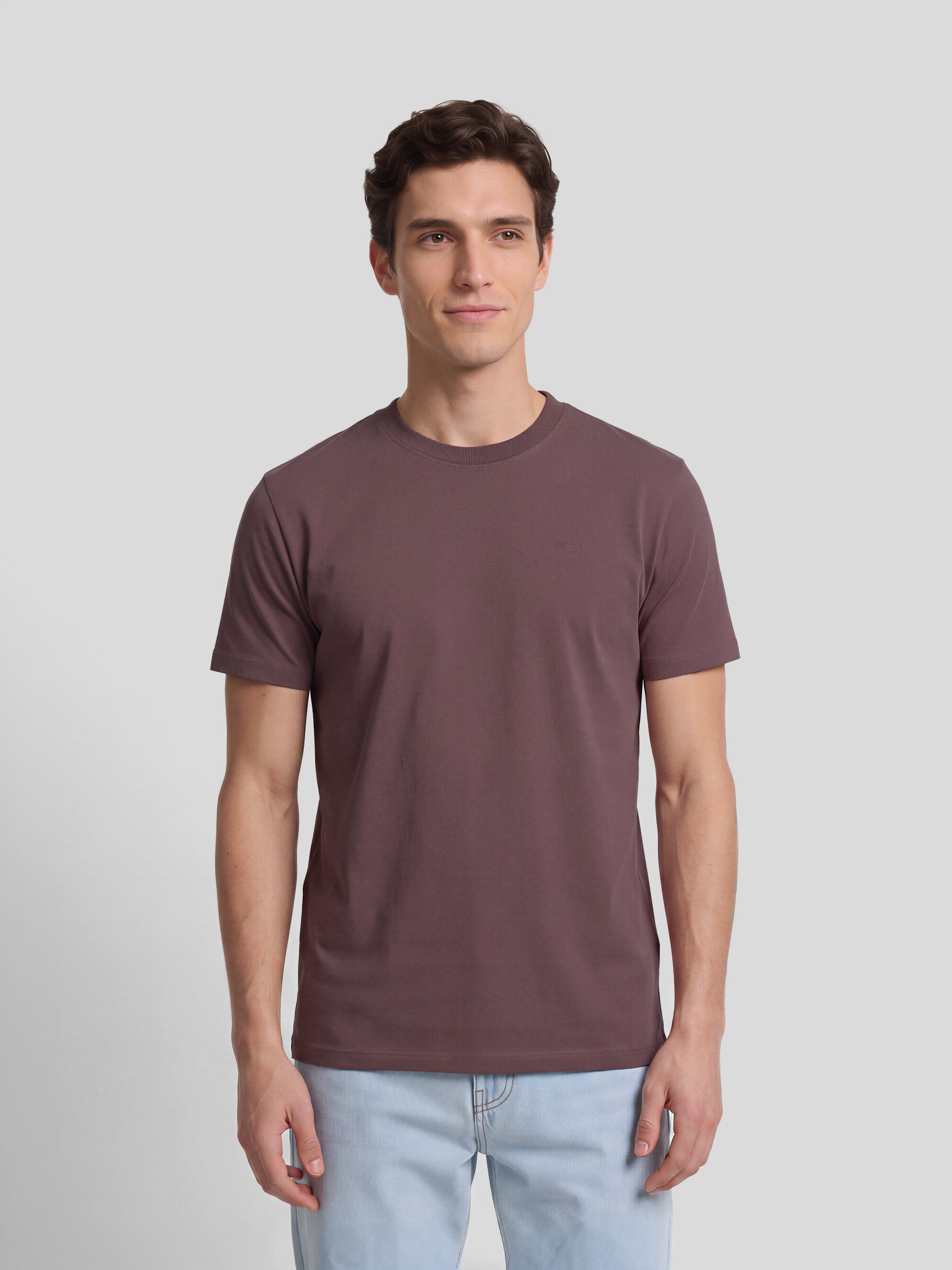 Camiseta lisa minilogo parche burdeos