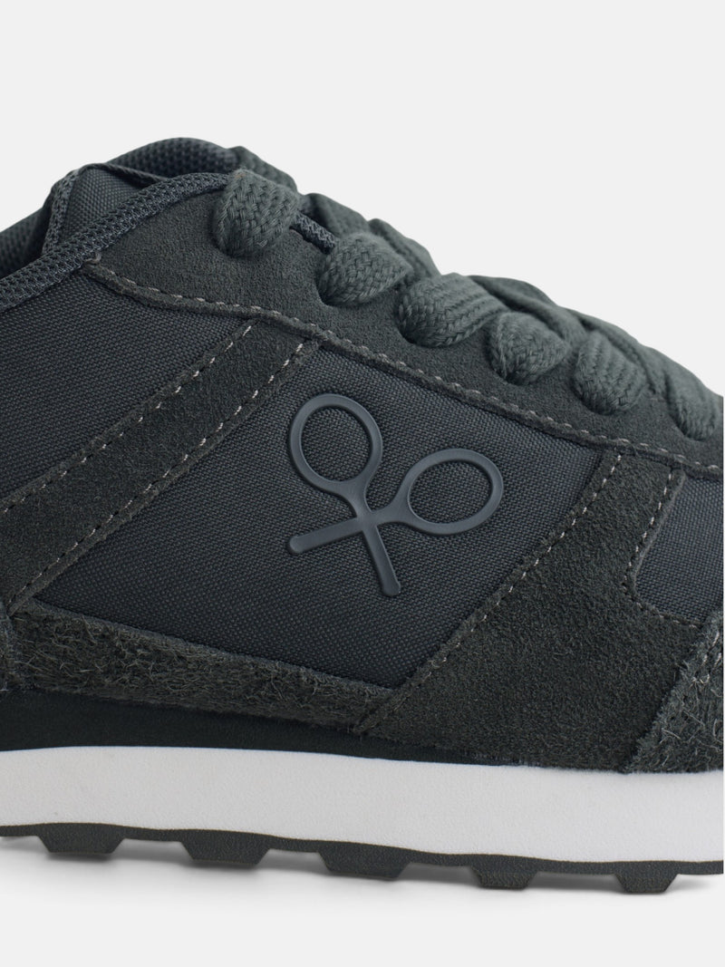 Green urban style sneaker