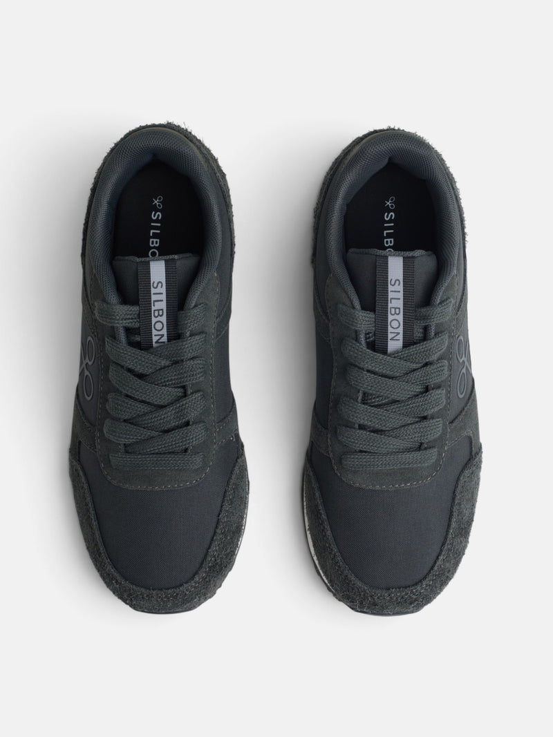 Green urban style sneaker