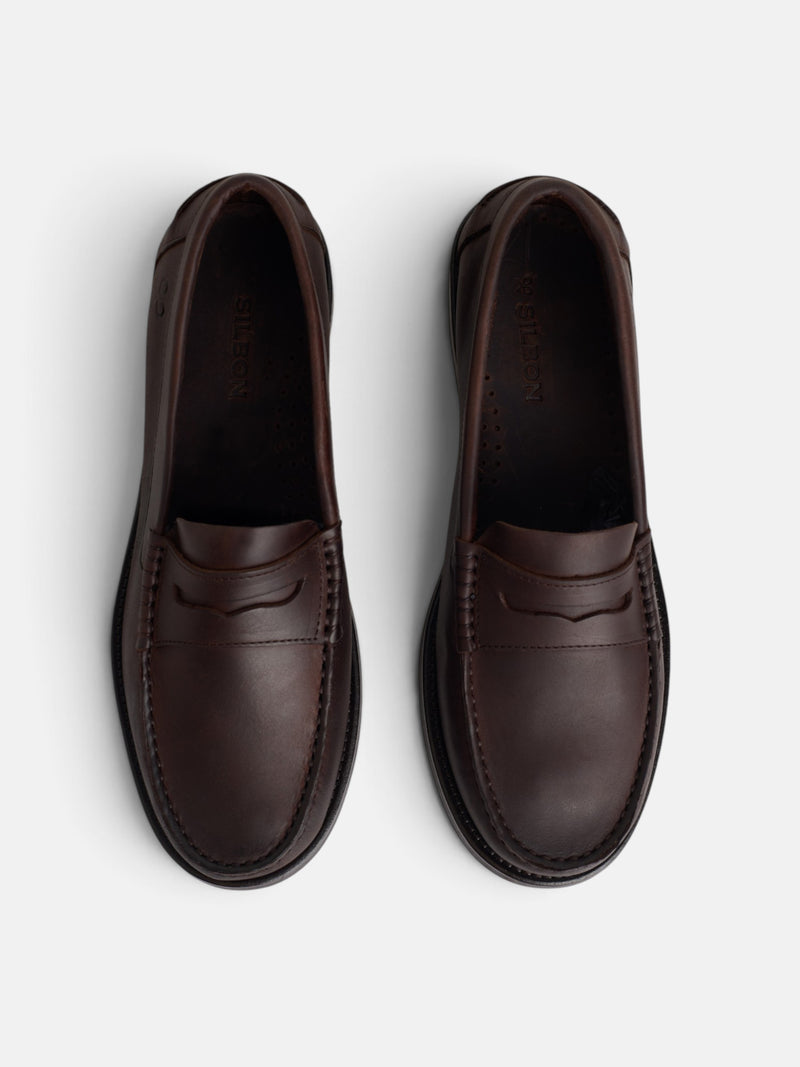 Sapato mocassim em pele castanha