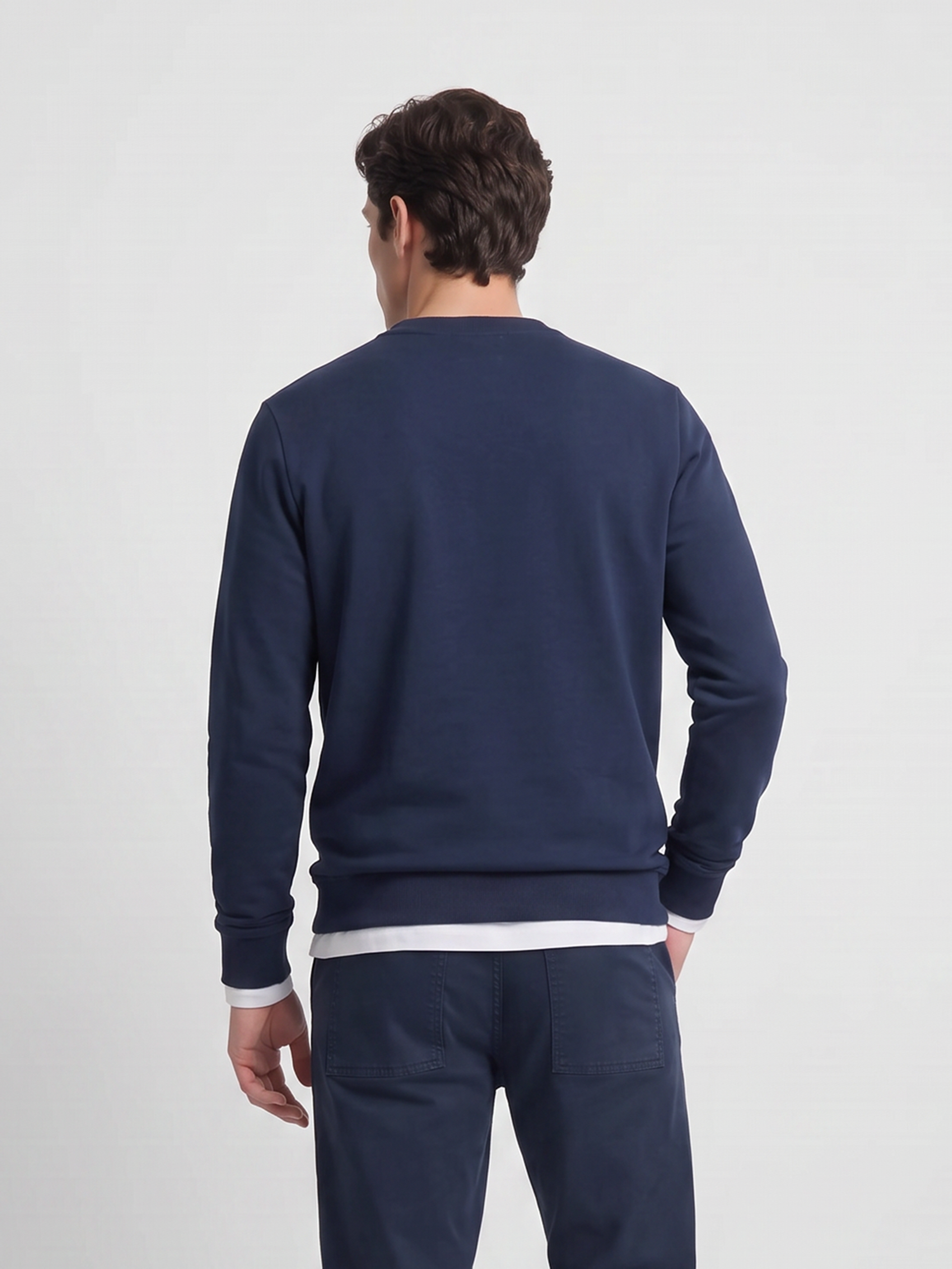 Relaxed fit sweatshirt with navy blue Silbon embroidery