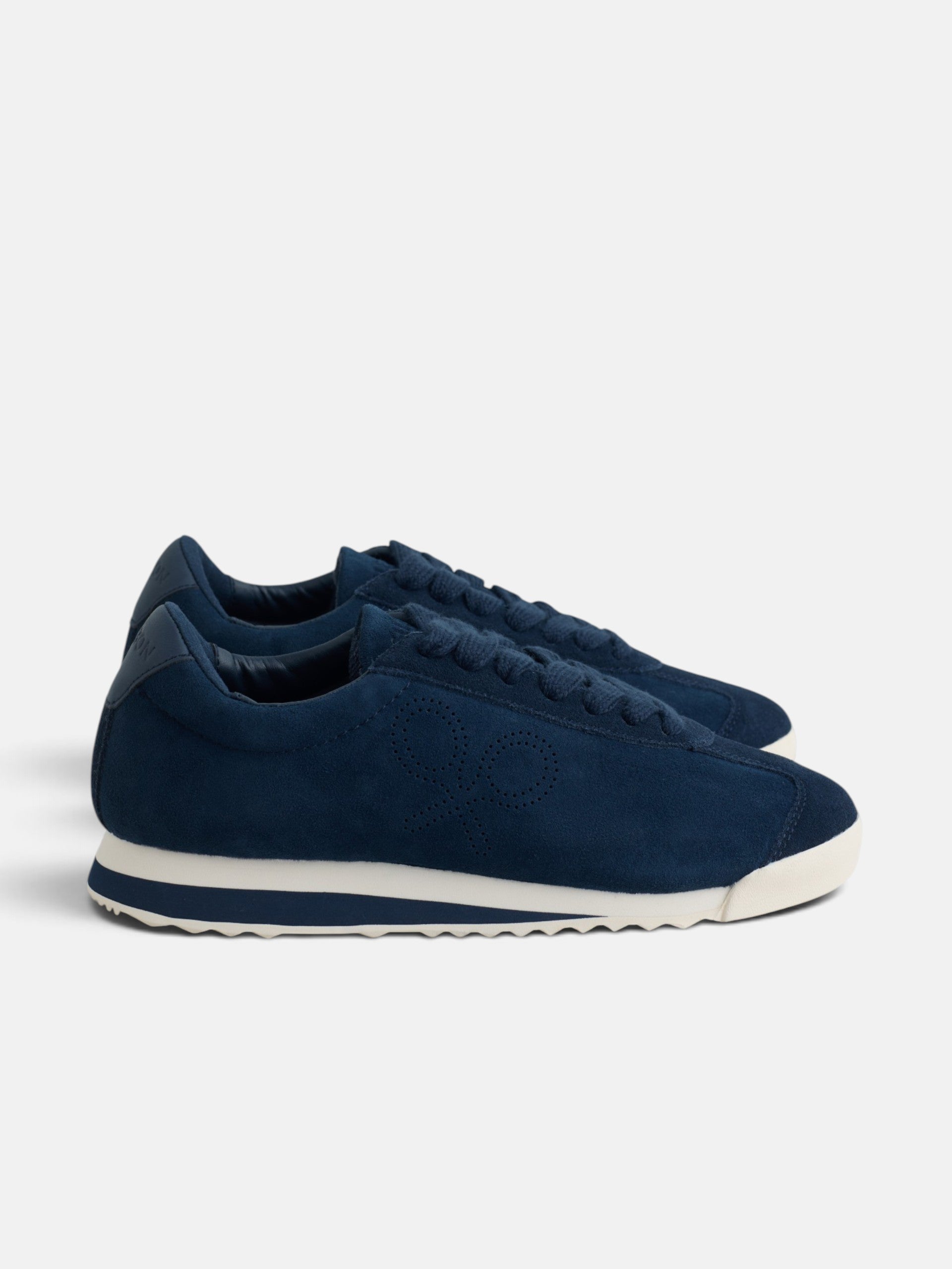 Zapatilla serraje logo perforado azul marino