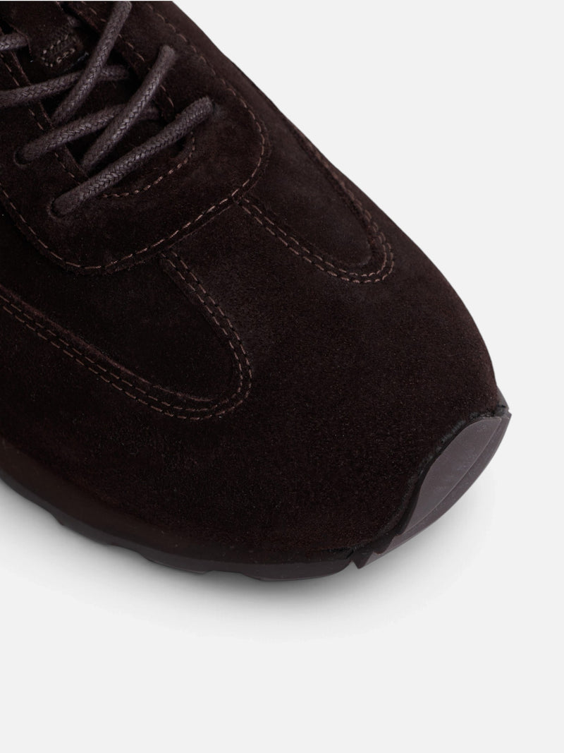 Baskets en daim marron