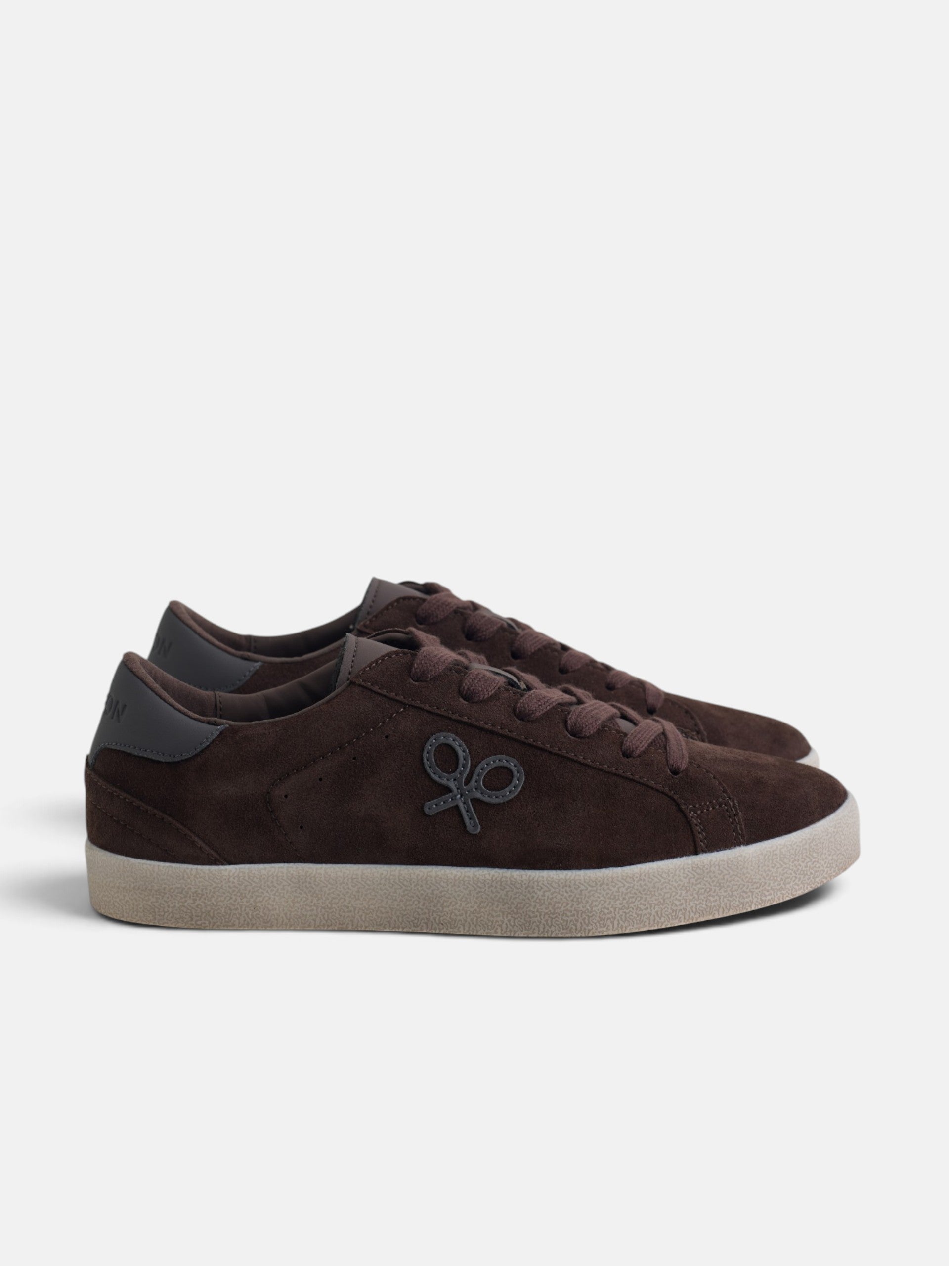 Zapatilla serraje desgastada marron