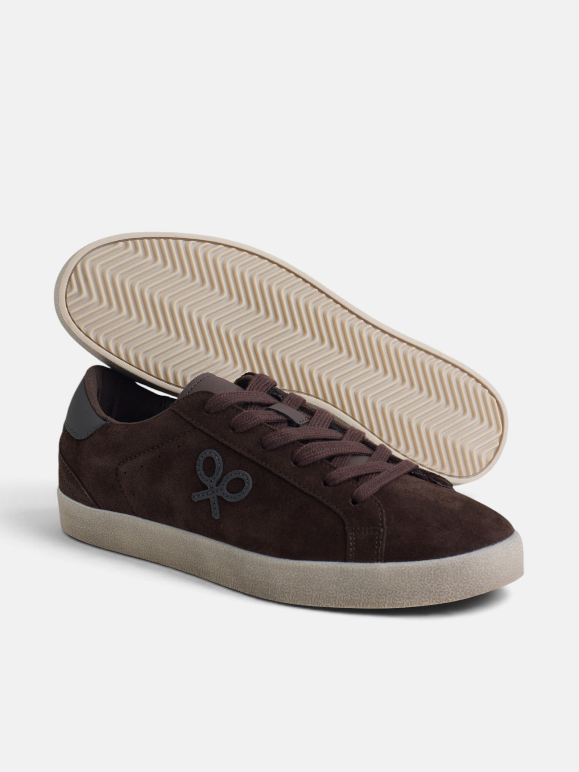 Zapatilla serraje desgastada marron