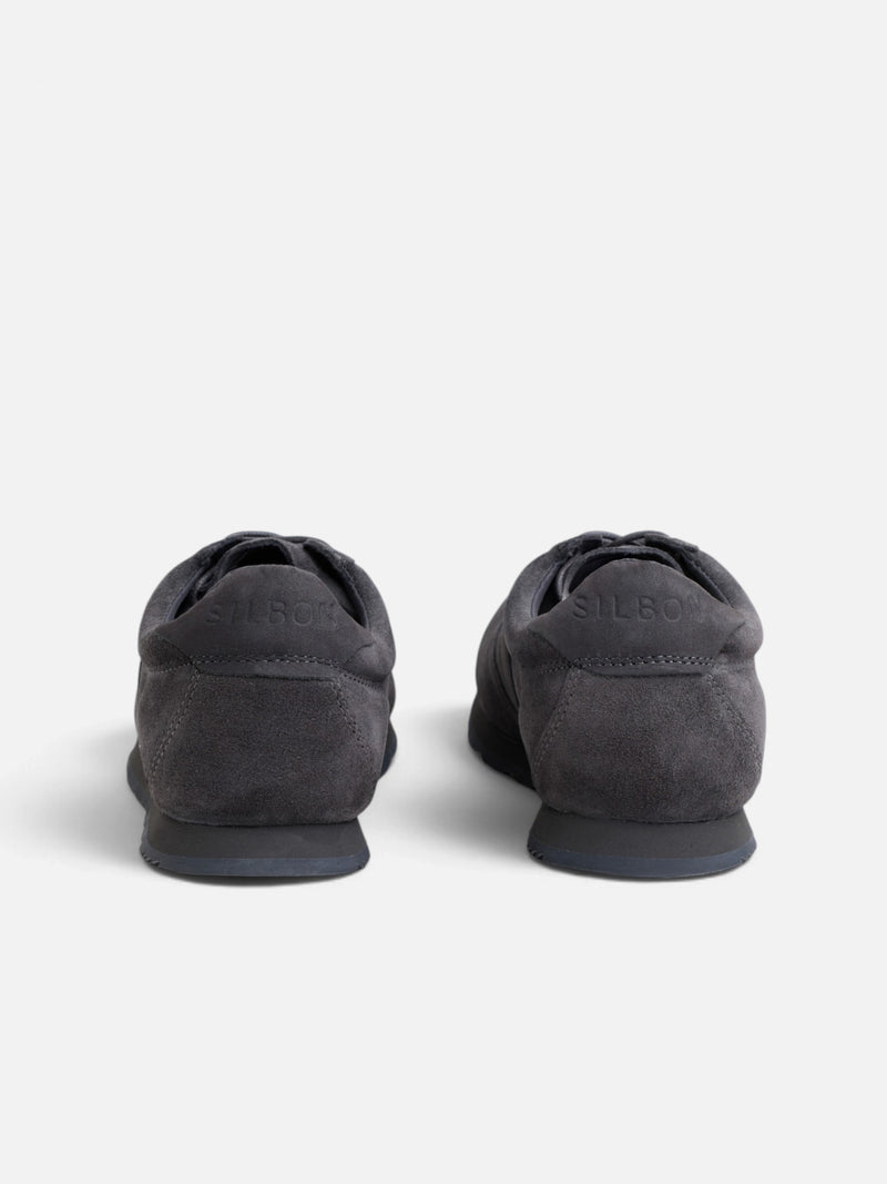 Dark grey suede sneaker
