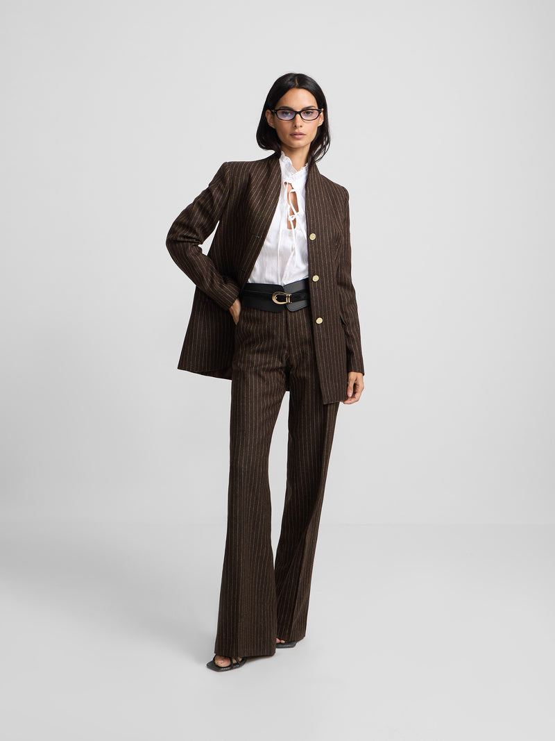 Blazer de gola alta com risca diplomática castanha