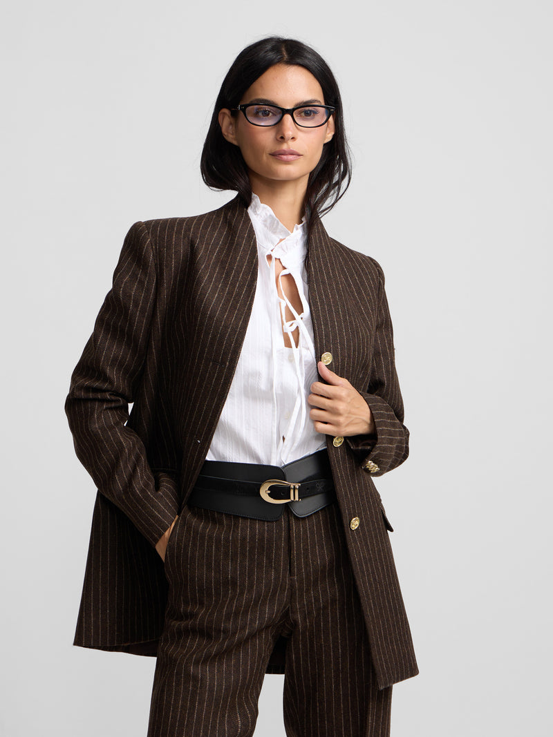 Blazer de gola alta com risca diplomática castanha