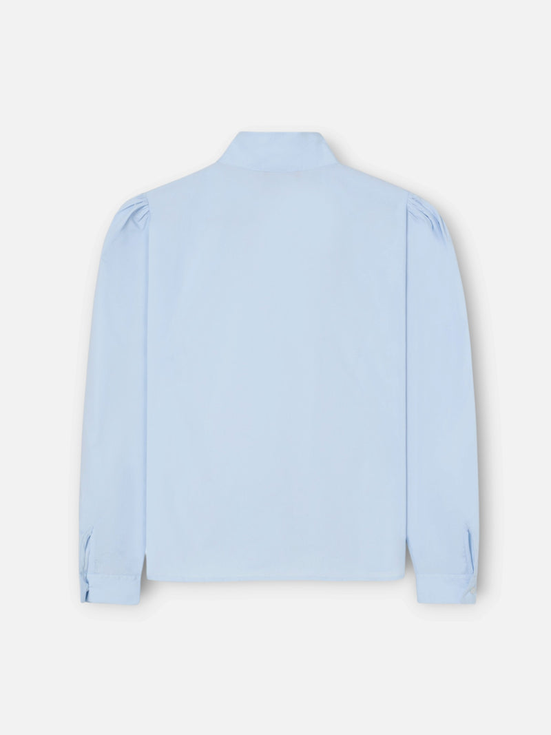 Unique shirt with light blue collar