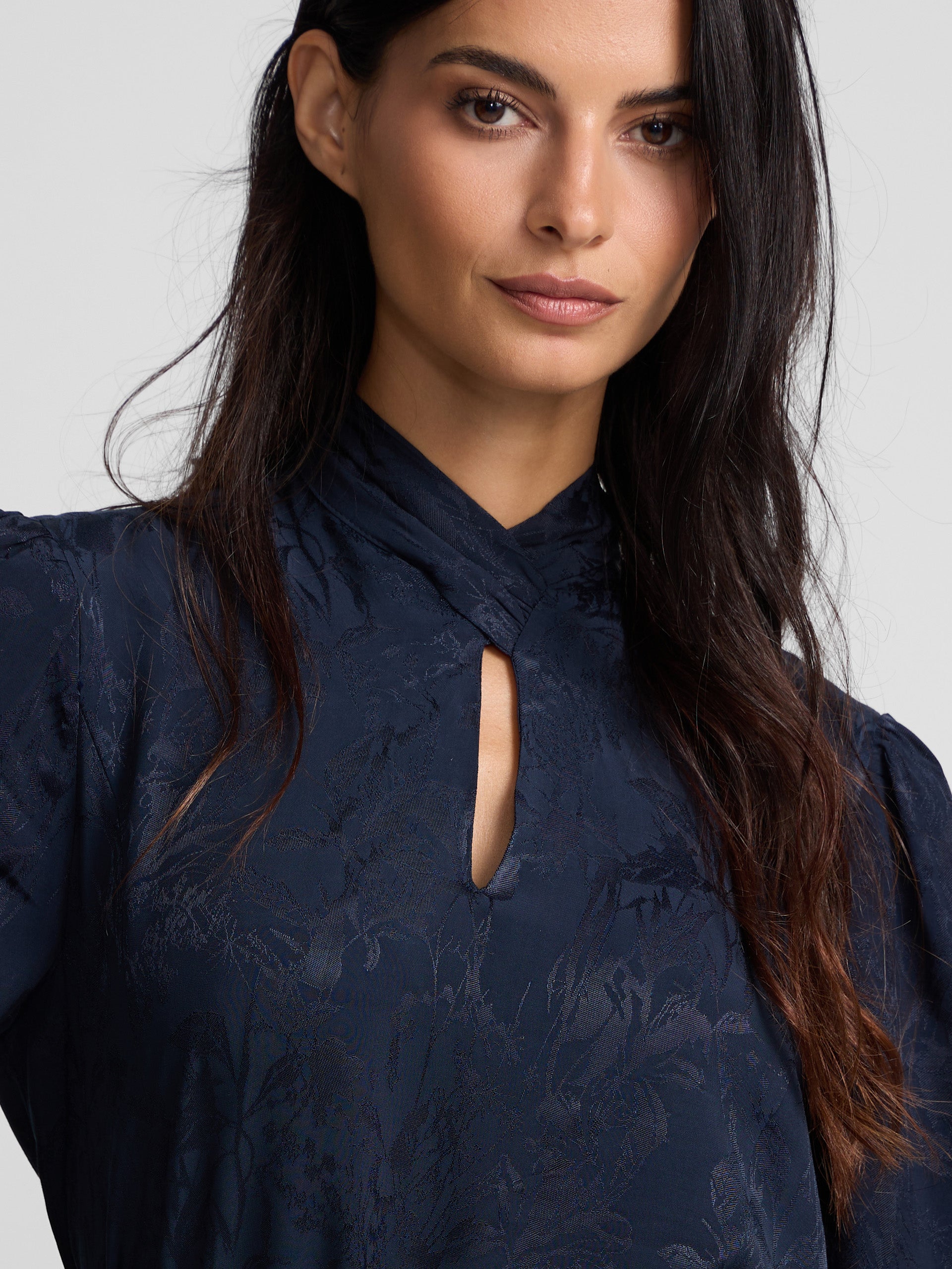 Blusa tira cuello jacquard azul