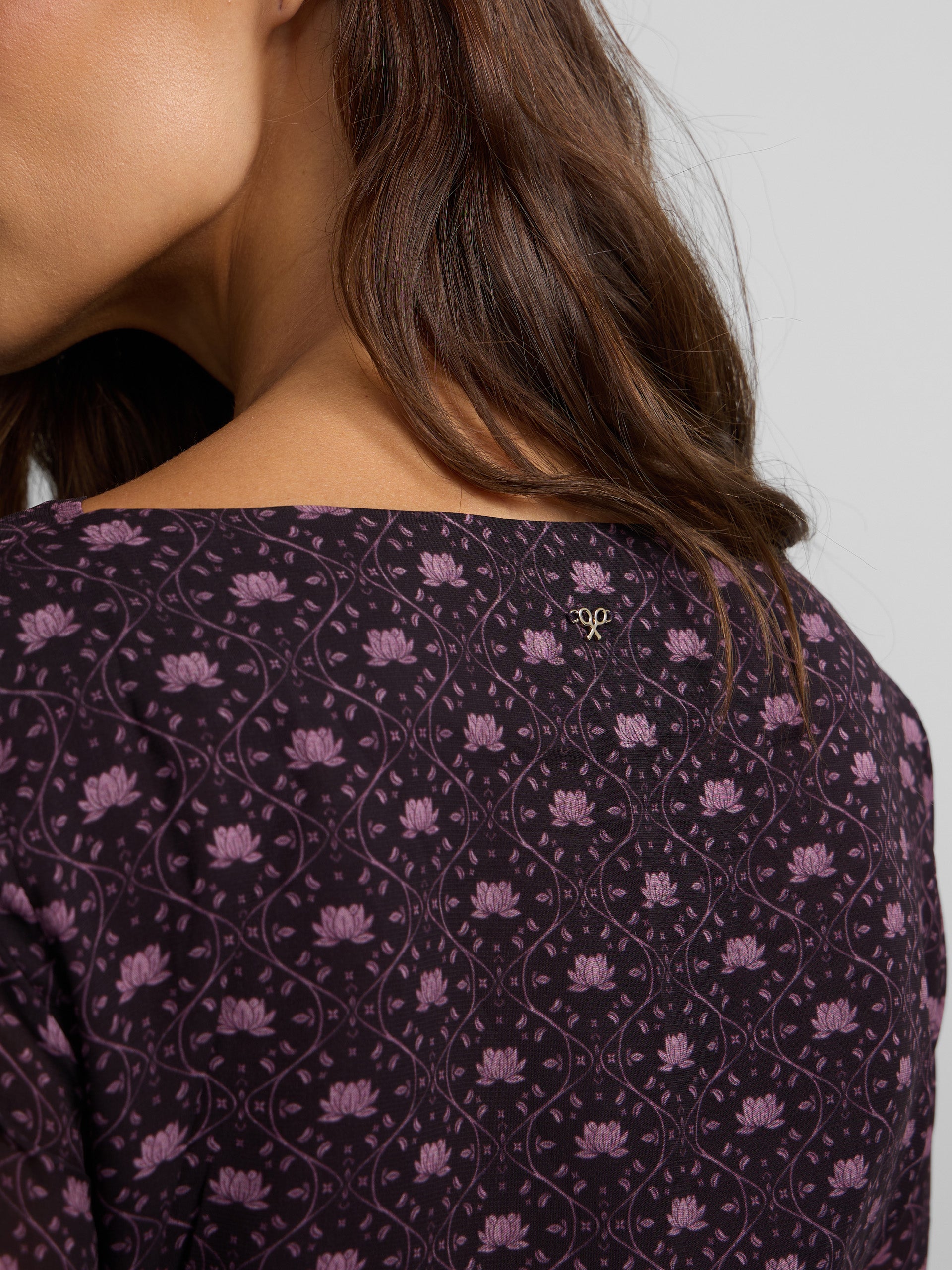 Blusa lazada estampado morado