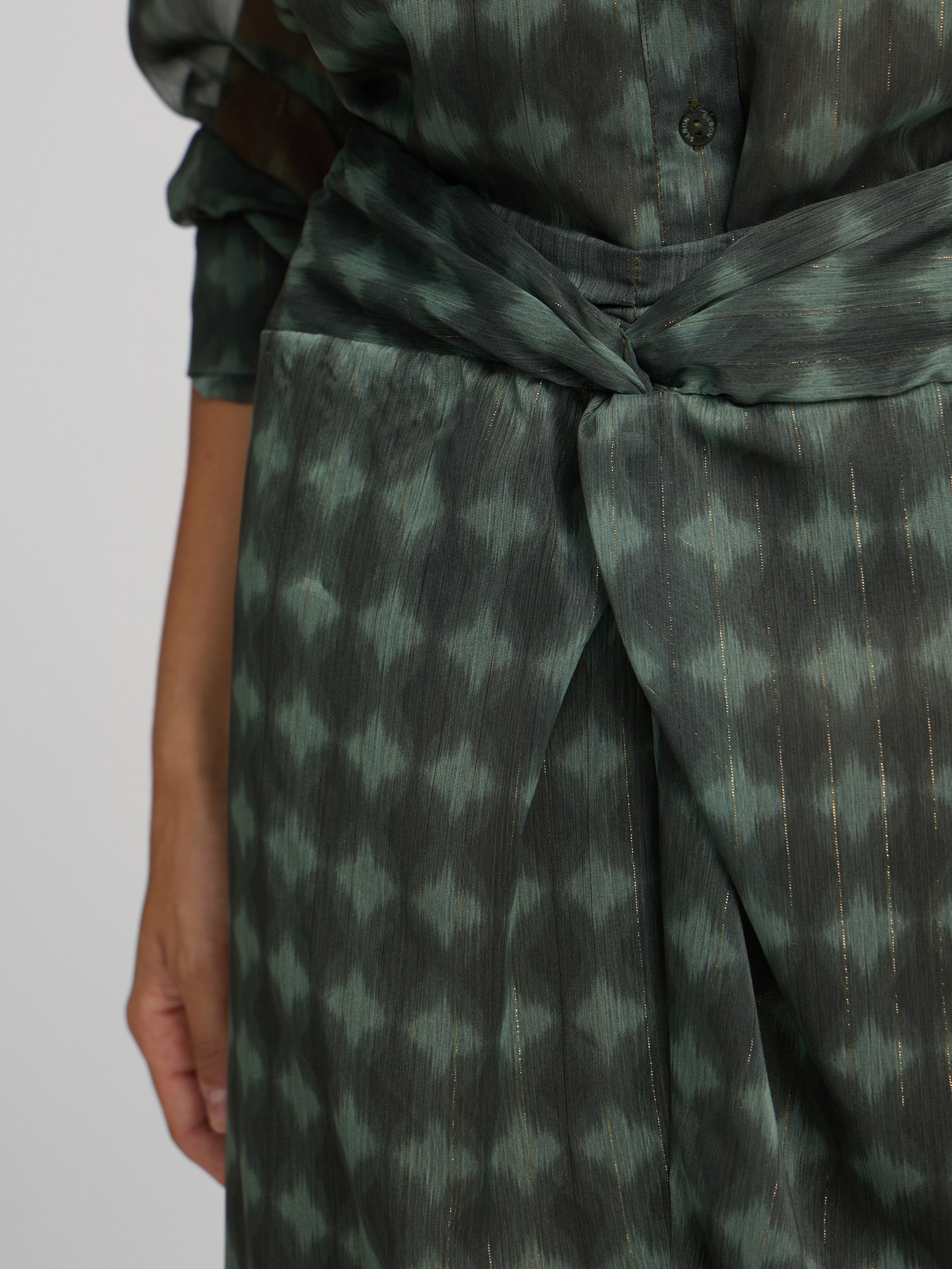 Saia midi com nó estampado étnico verde