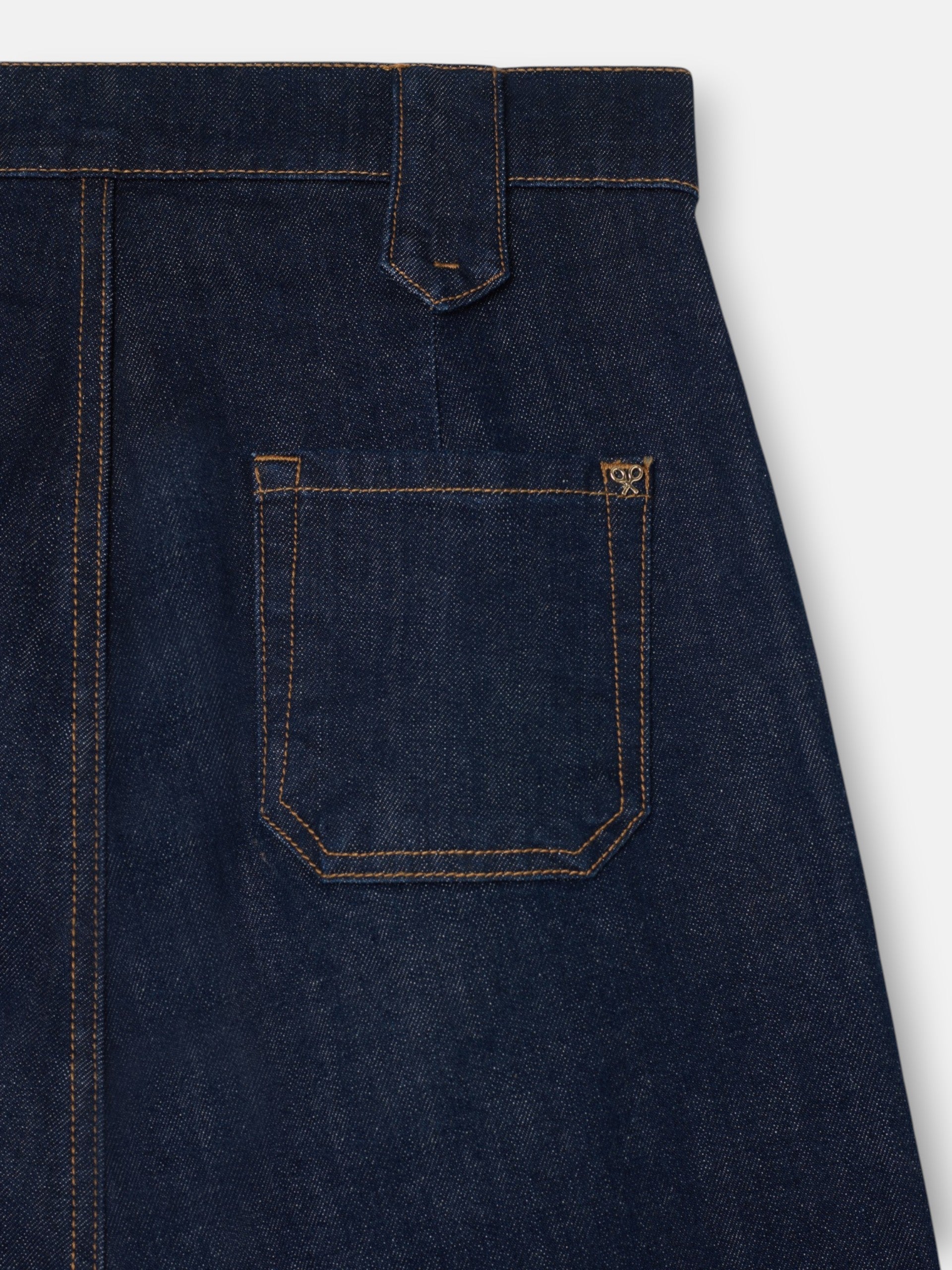 Pantalon denim recto detalle hebillas denim