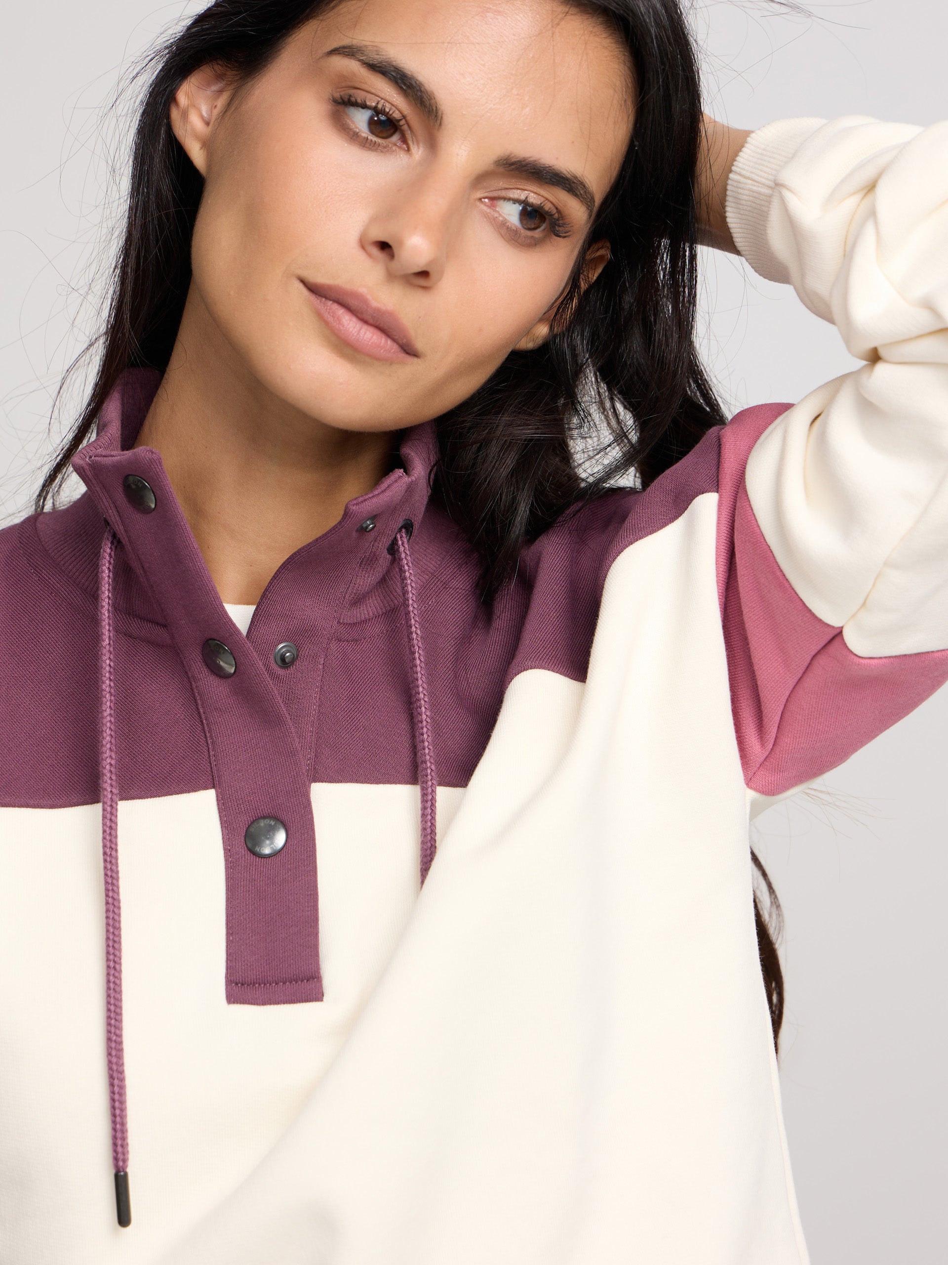 Women's tricolor sweatshirt with buttoned collar in pink and off-white
