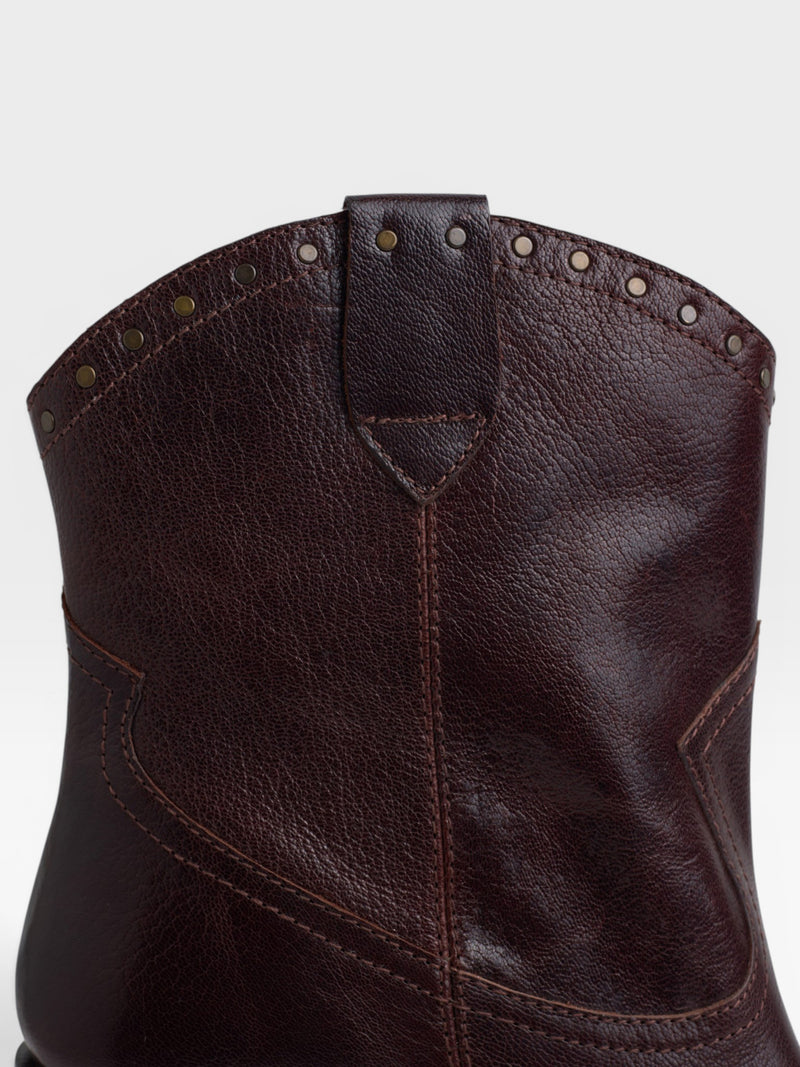 Leather ankle boot with heel and studded detail in burgundy