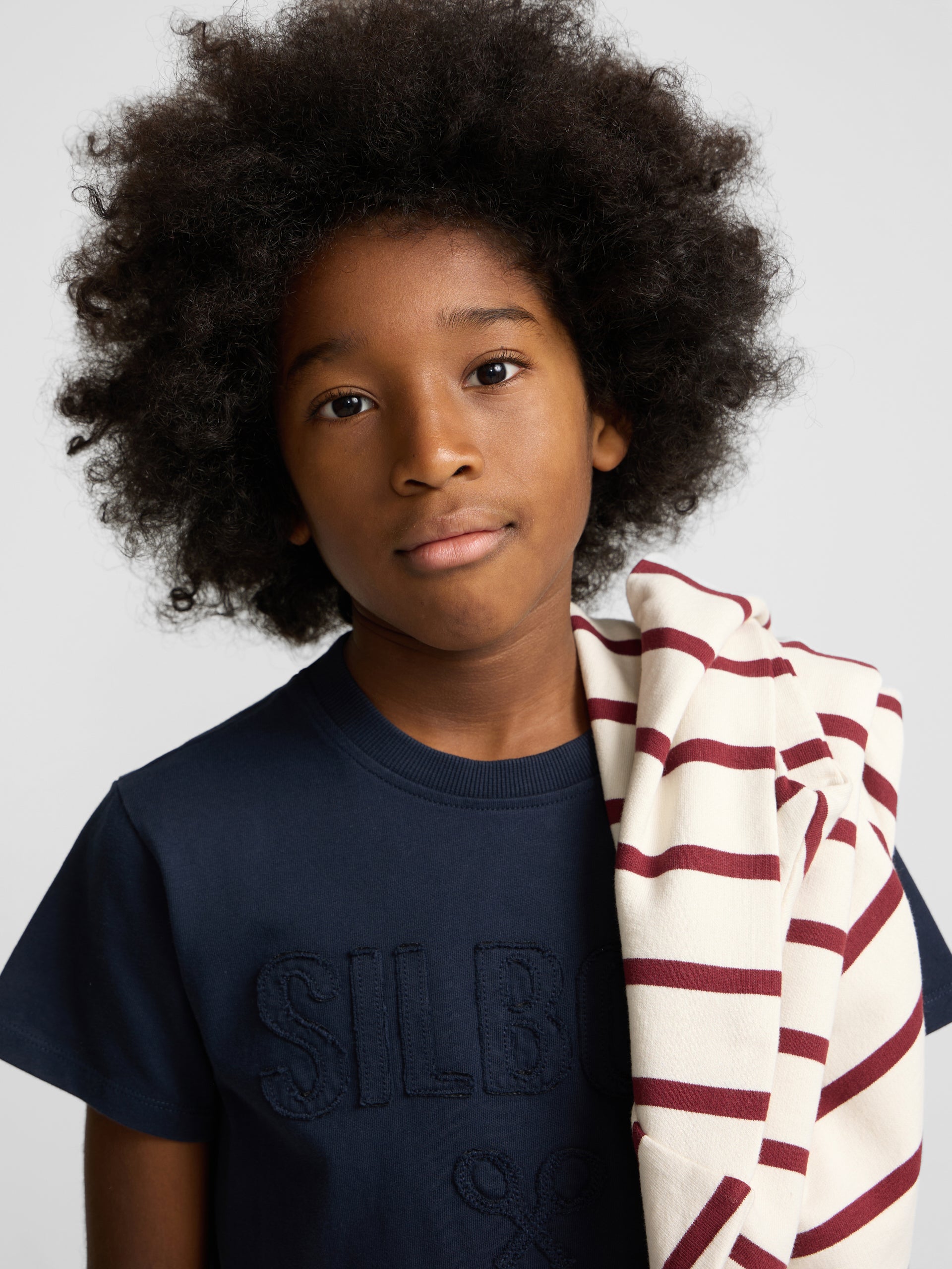 Camiseta kids silbon patch tono azul marino