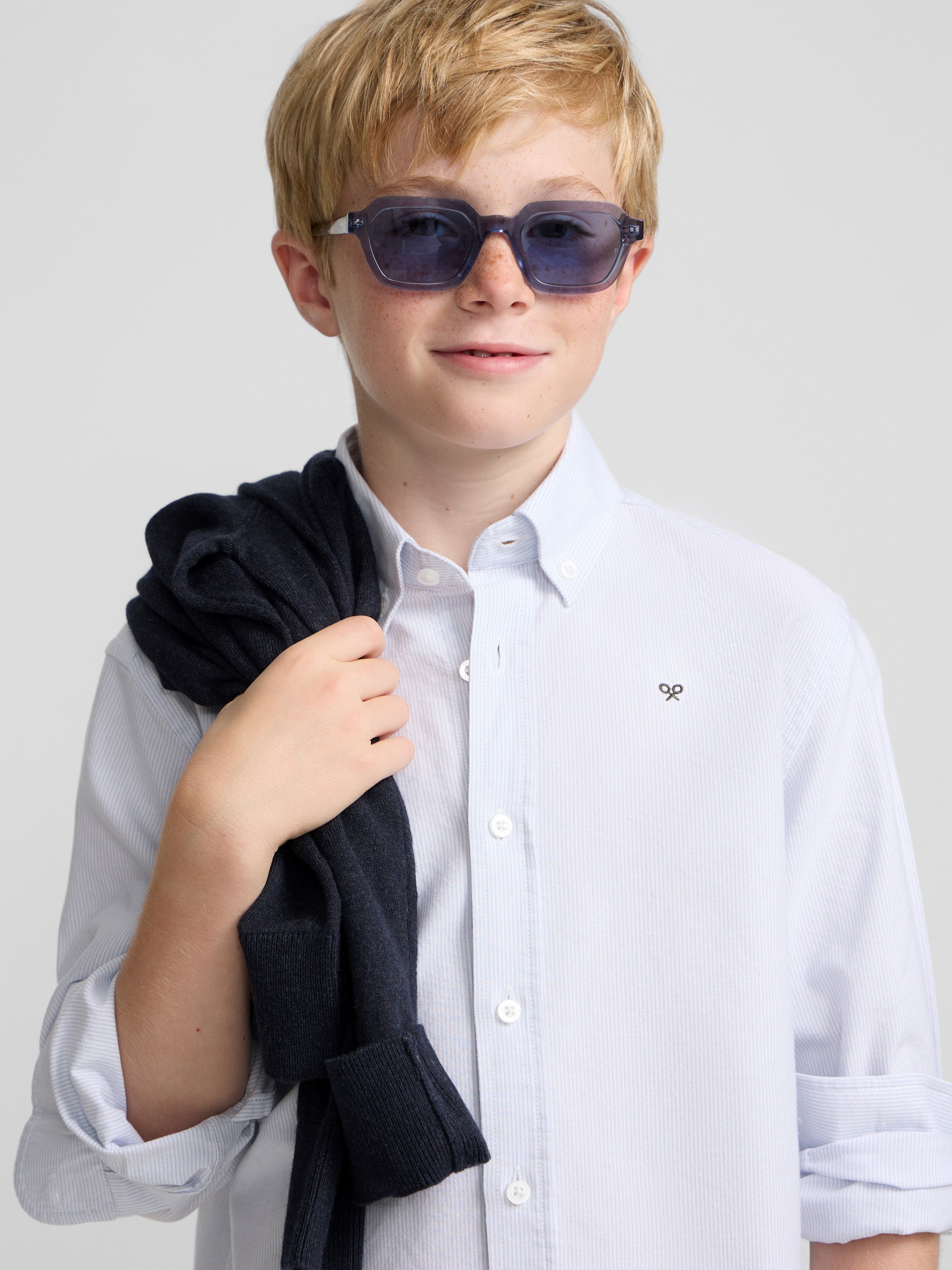 Kids' sport shirt with light blue Oxford stripes