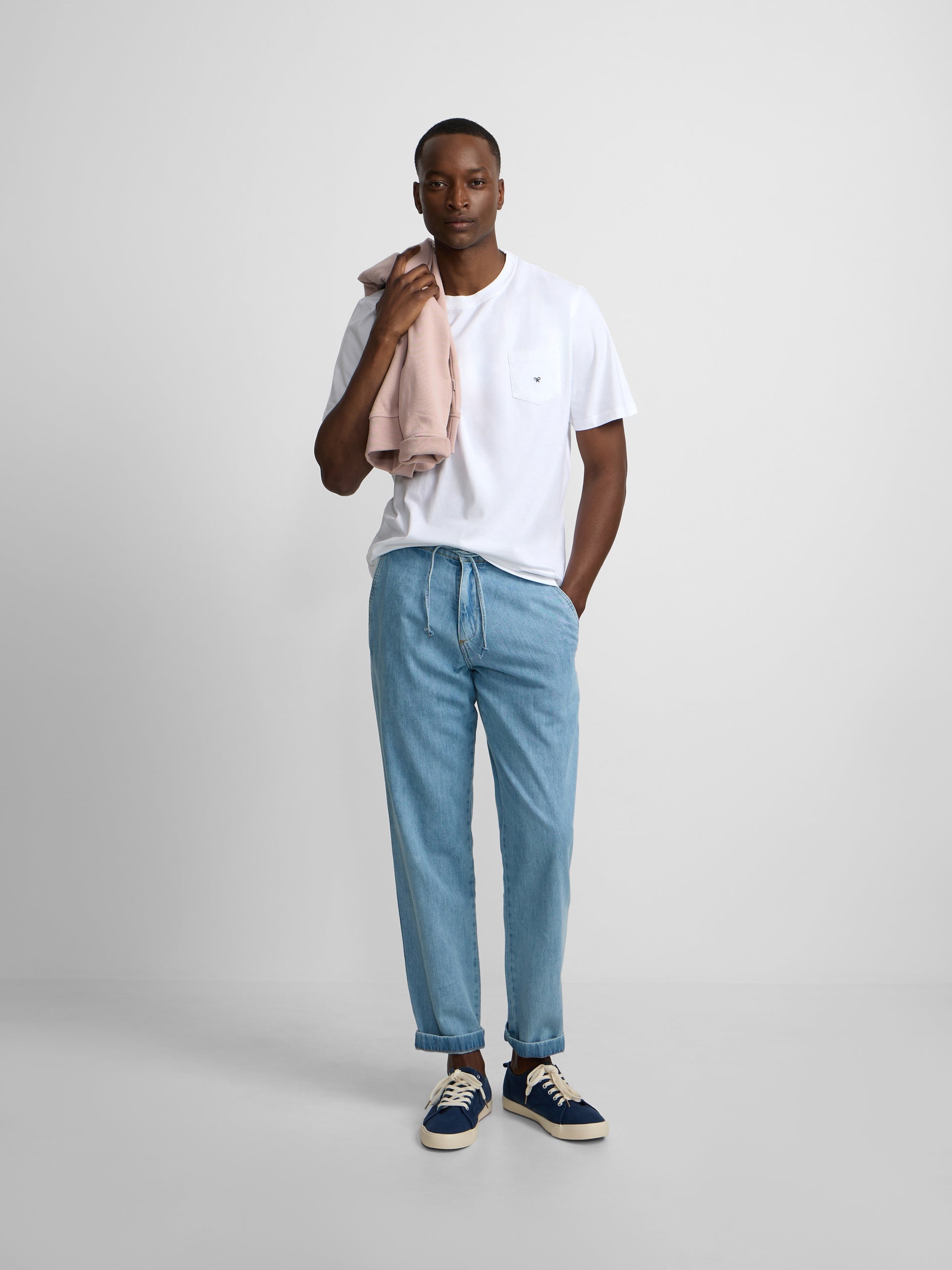 Classic white t-shirt with mini logo pocket