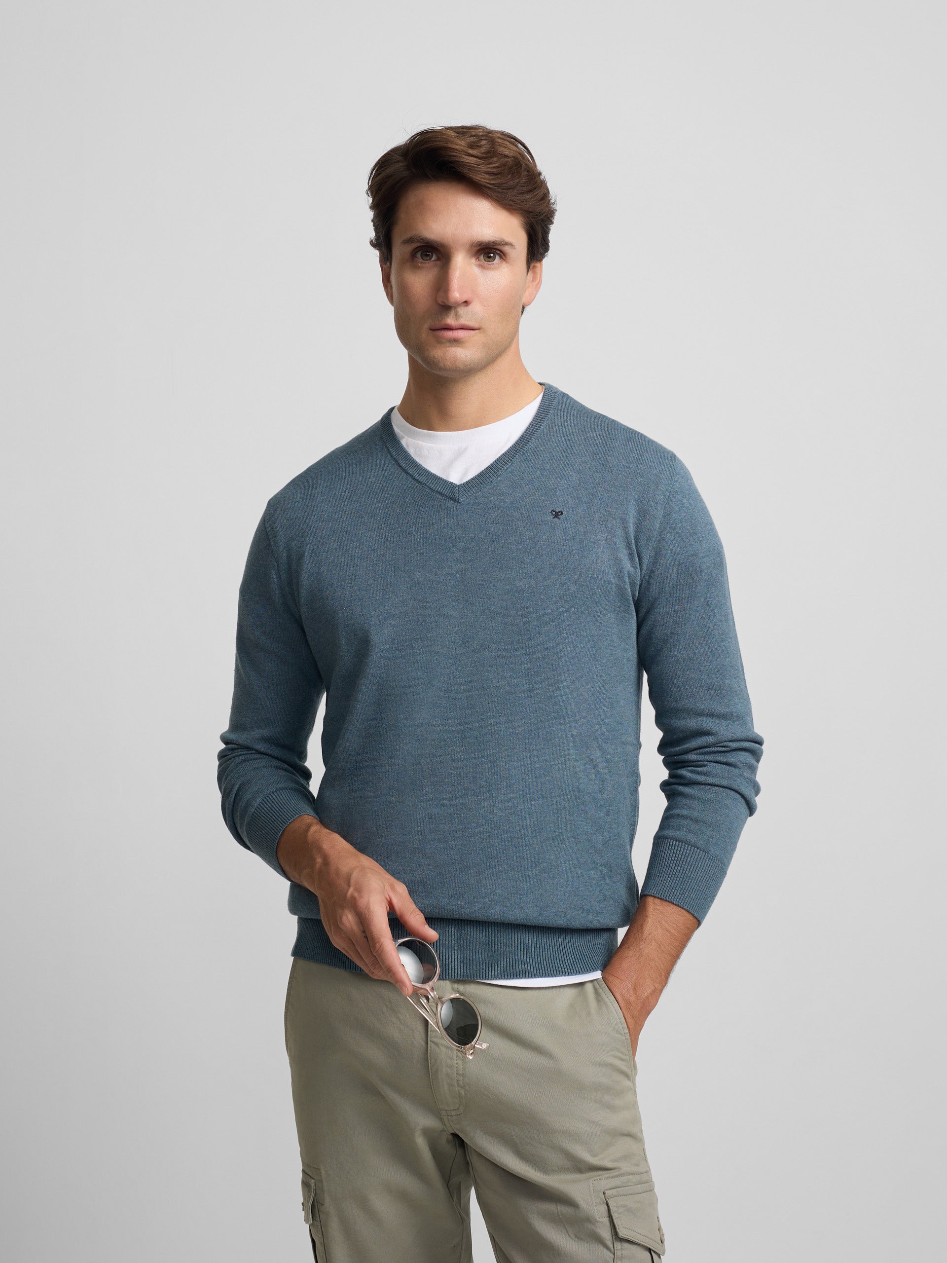 Pull uni col en V bleu clair