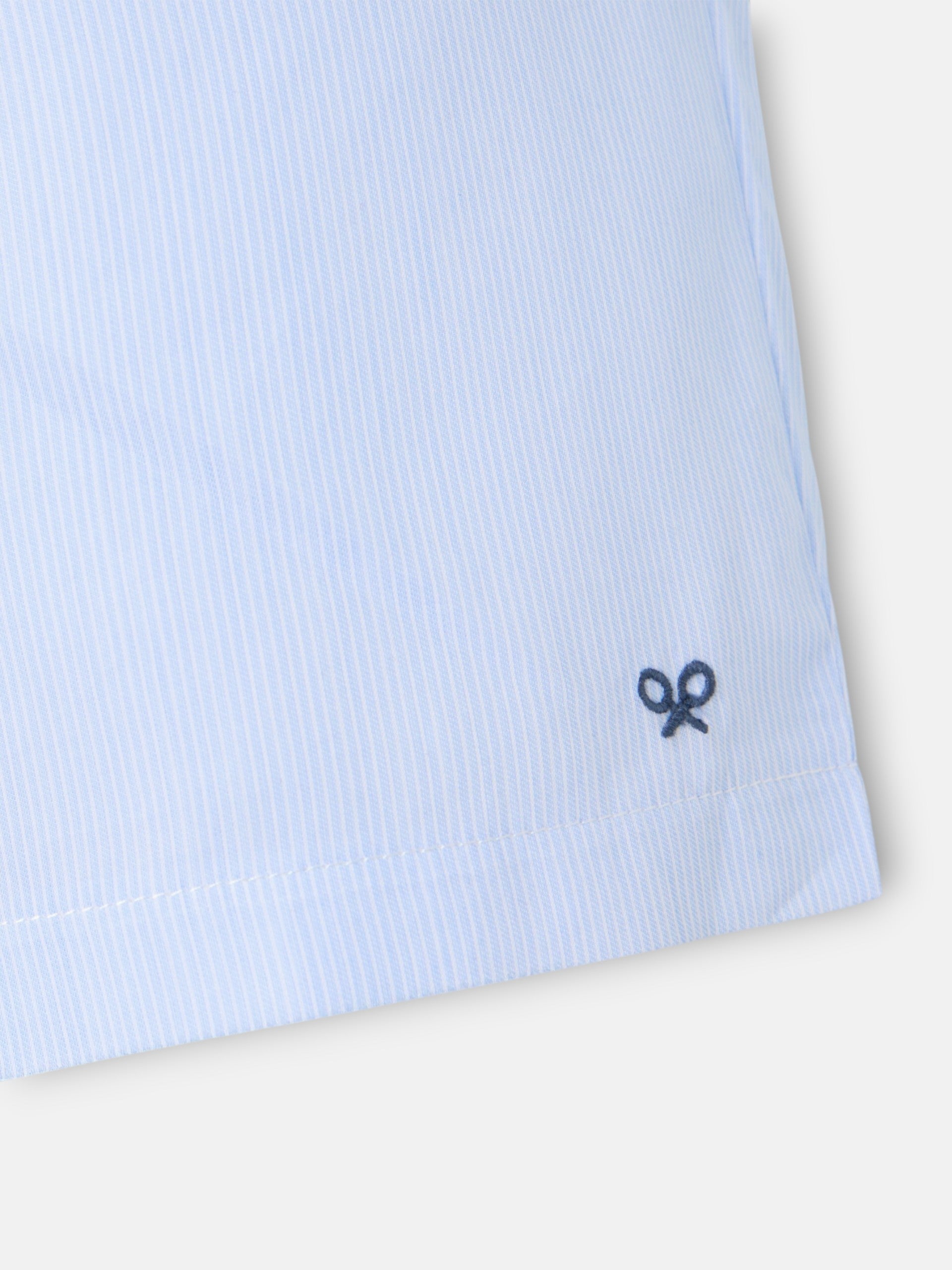 Short pajamas with navy blue striped pocket