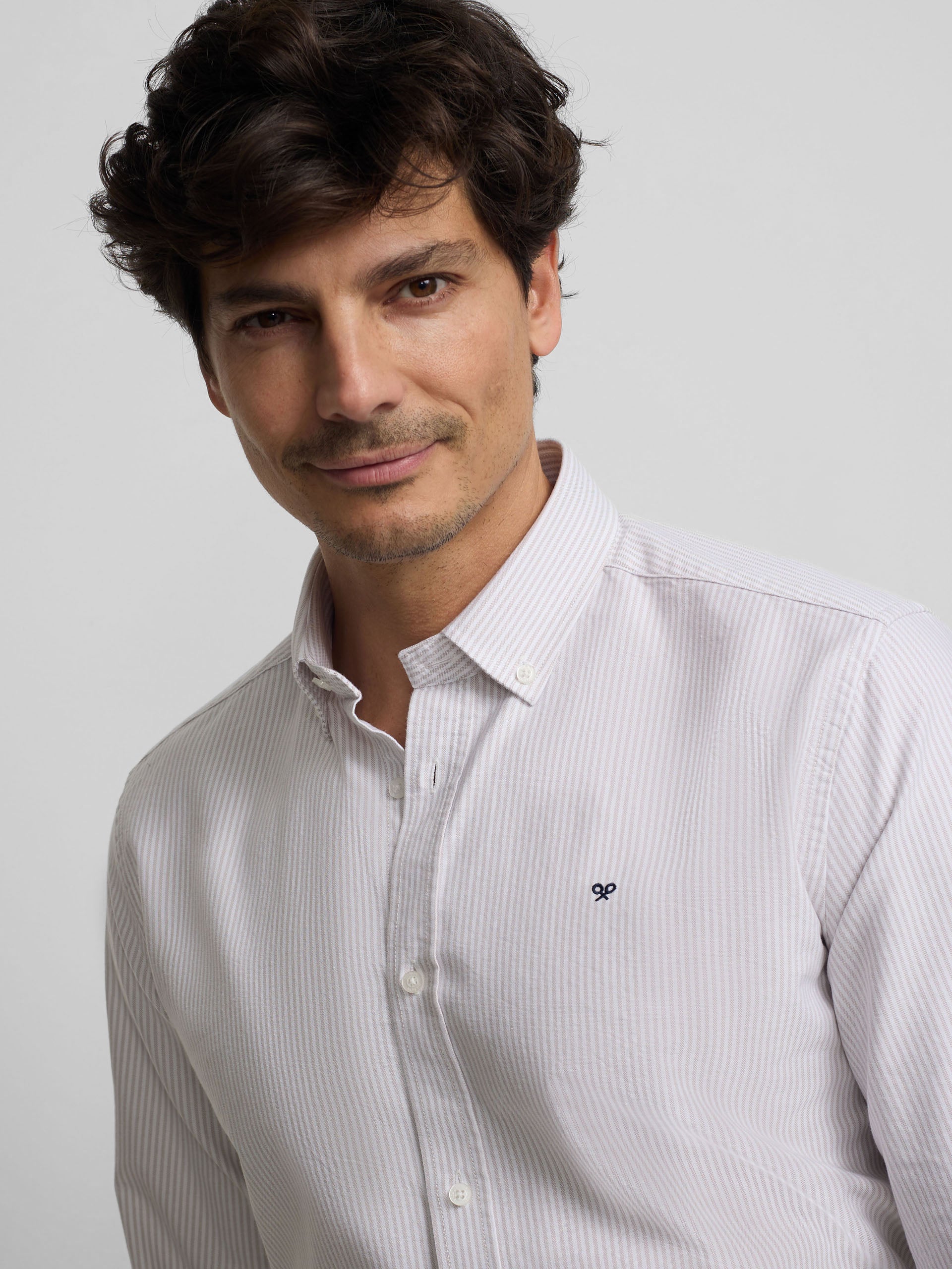 Camisa sport oxford rayas beige