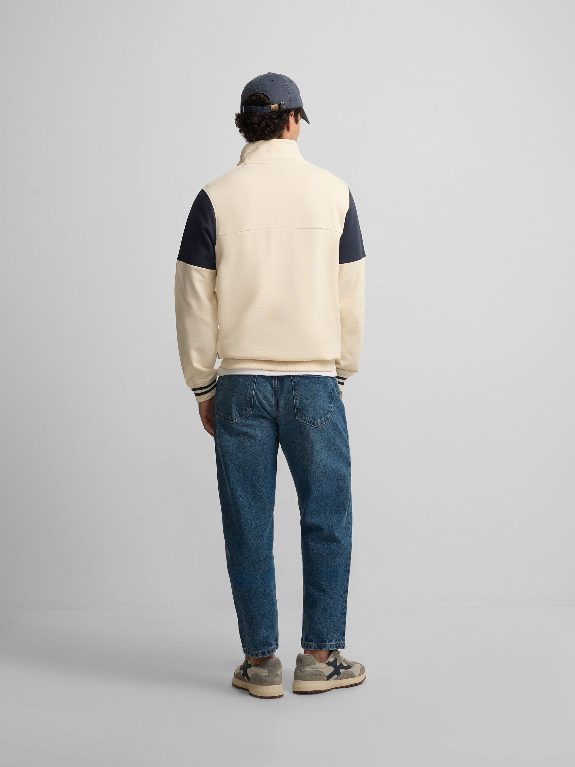 Sweatshirt vintage creme com fecho de meio zip