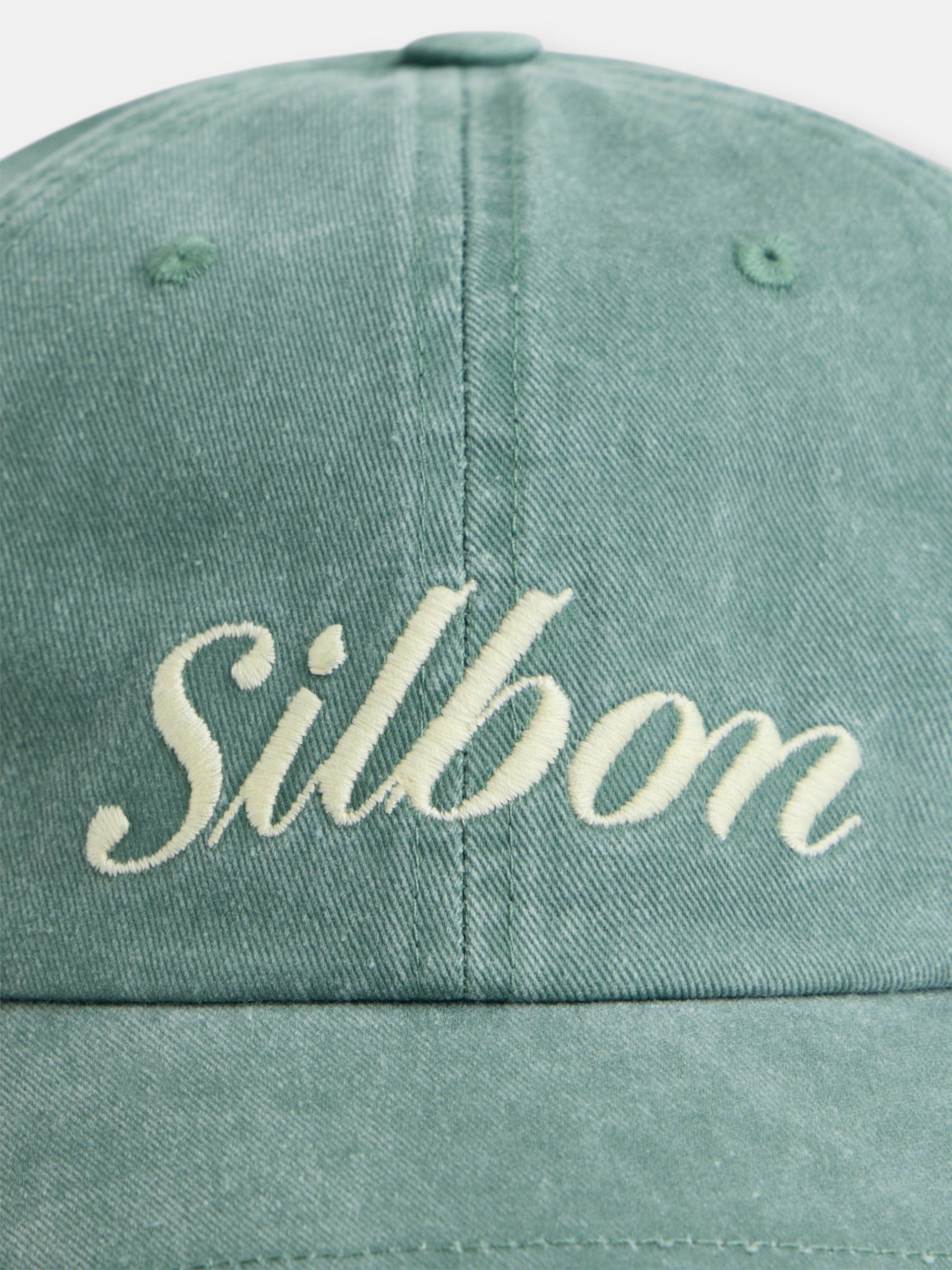 Gorra bordado medio verde