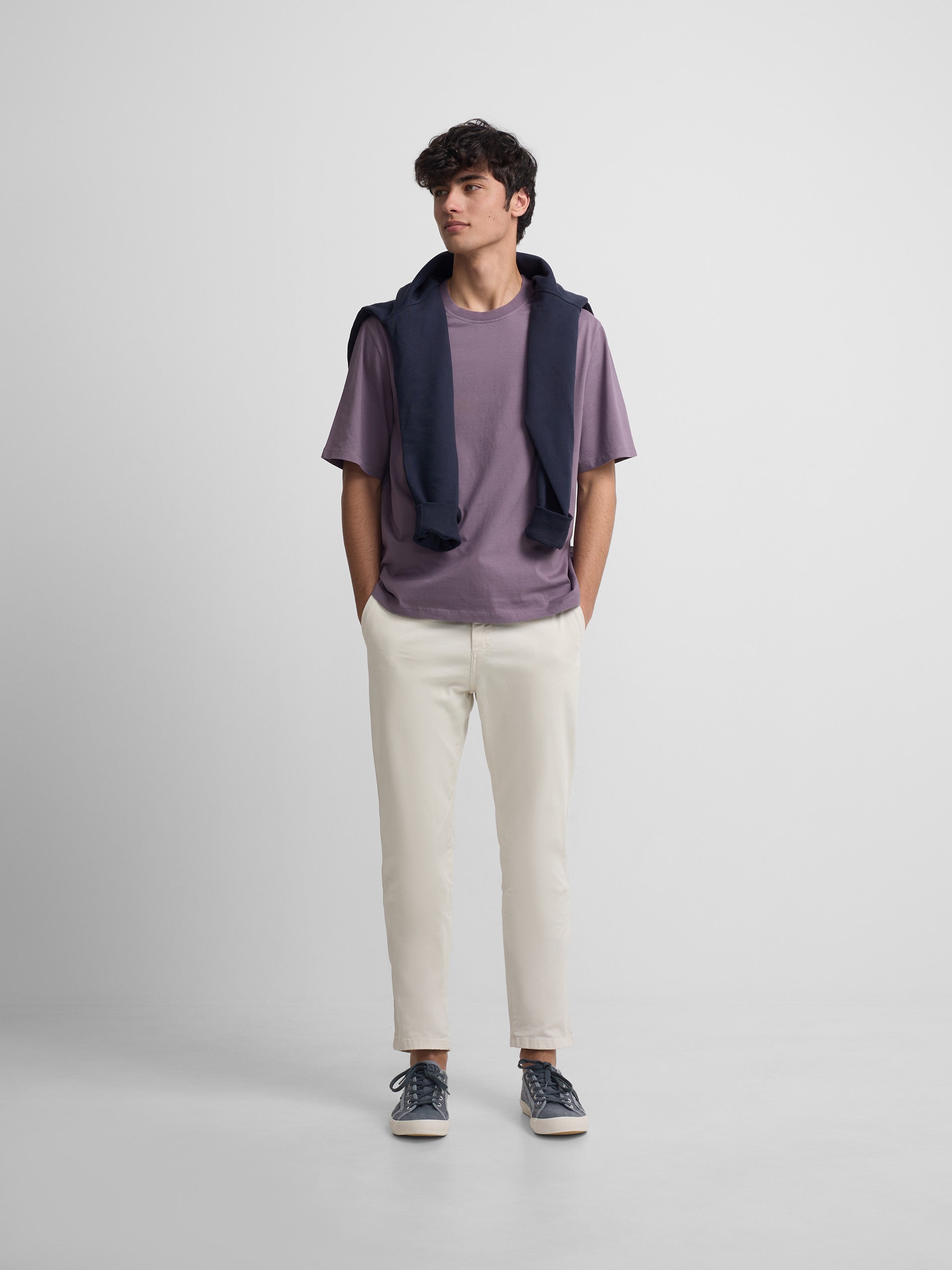 Special fit t-shirt with purple mini logo patch
