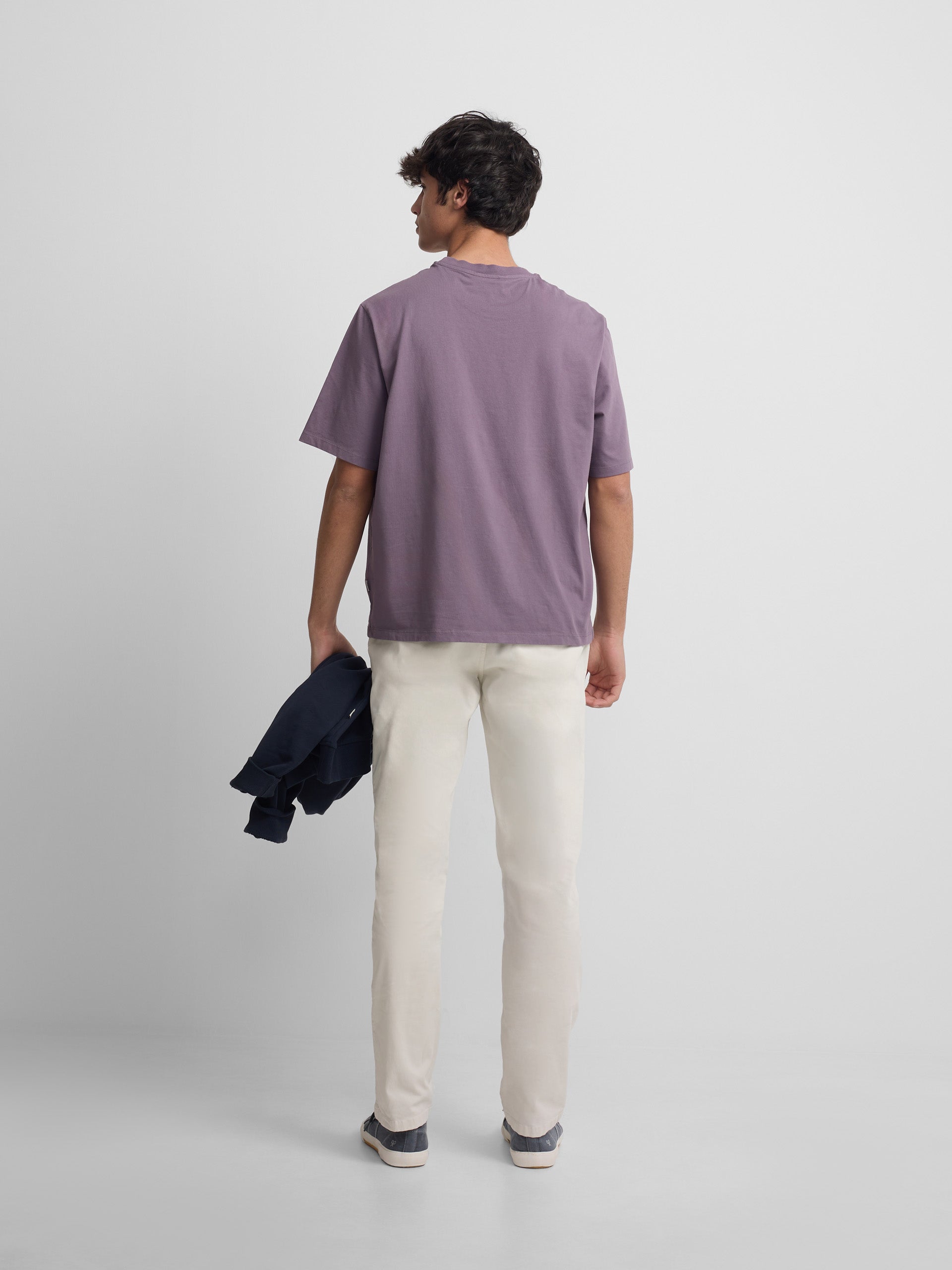 Special fit t-shirt with purple mini logo patch