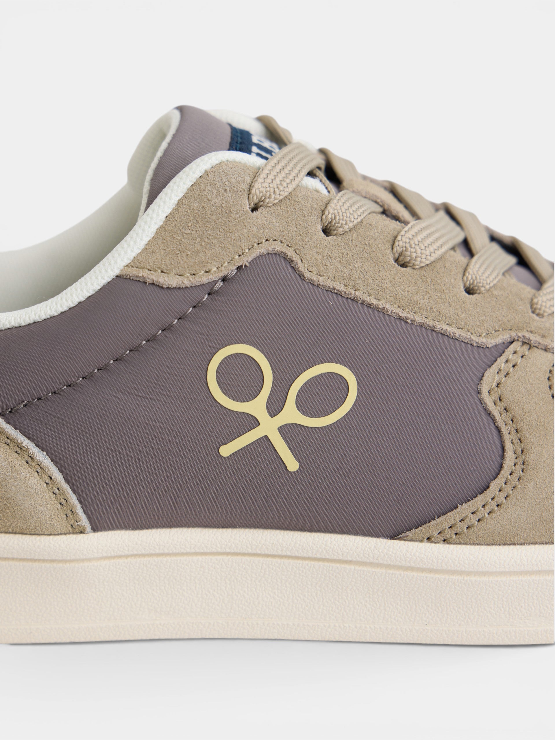 Zapatilla bicolor verde gris