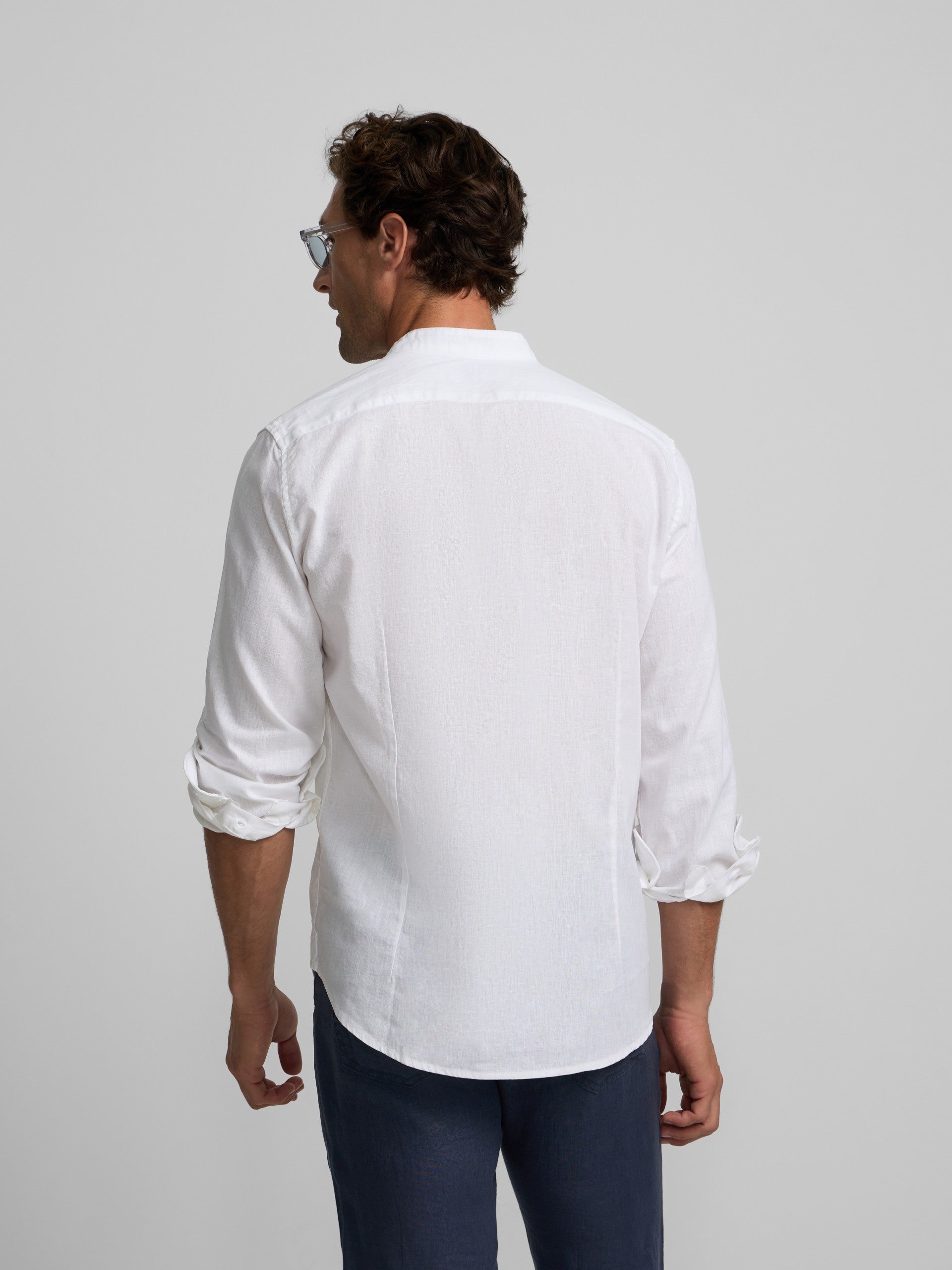 Camisa sport cuello mao blanco