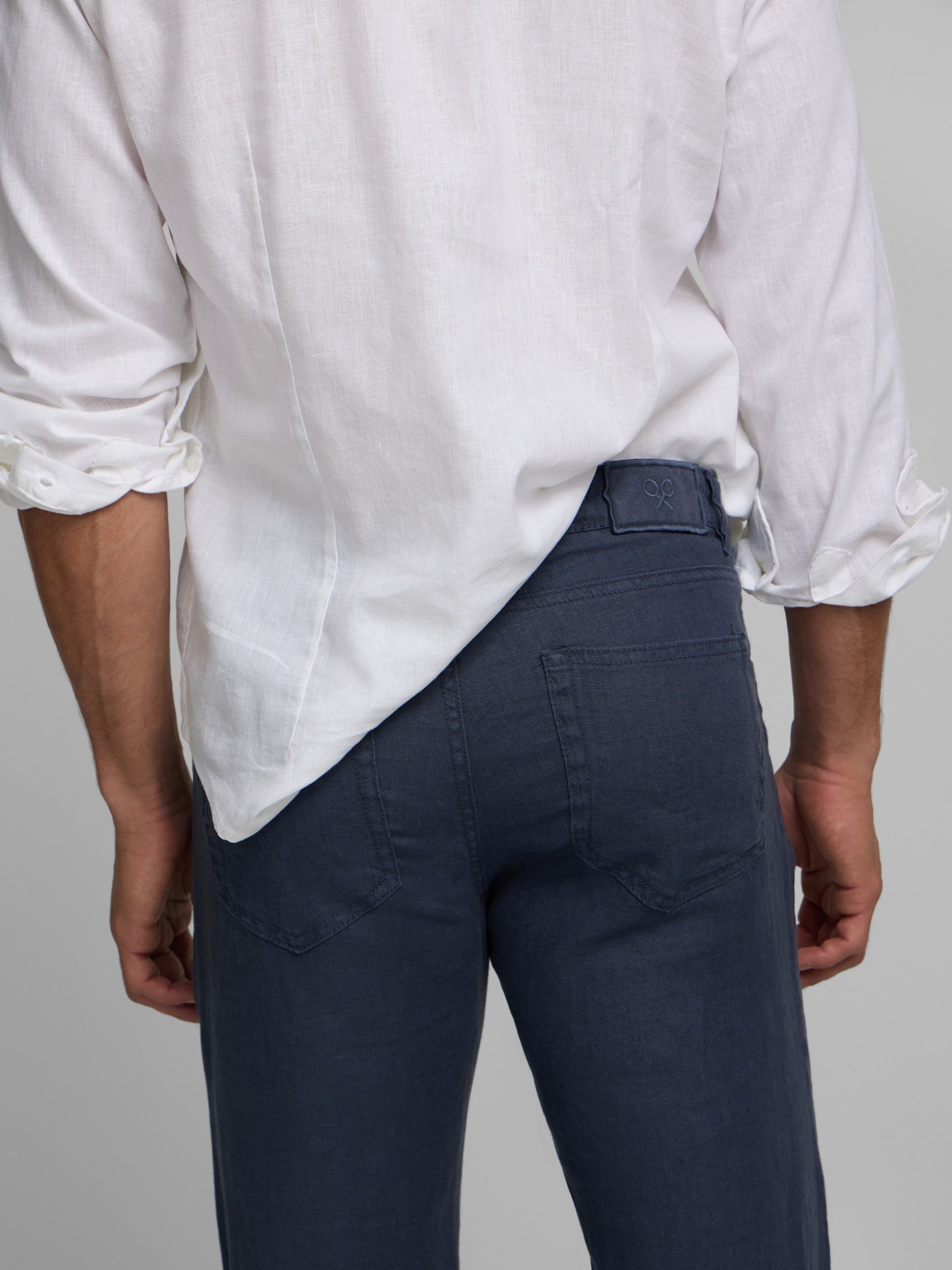 Indigo blue linen five-pocket sport trousers