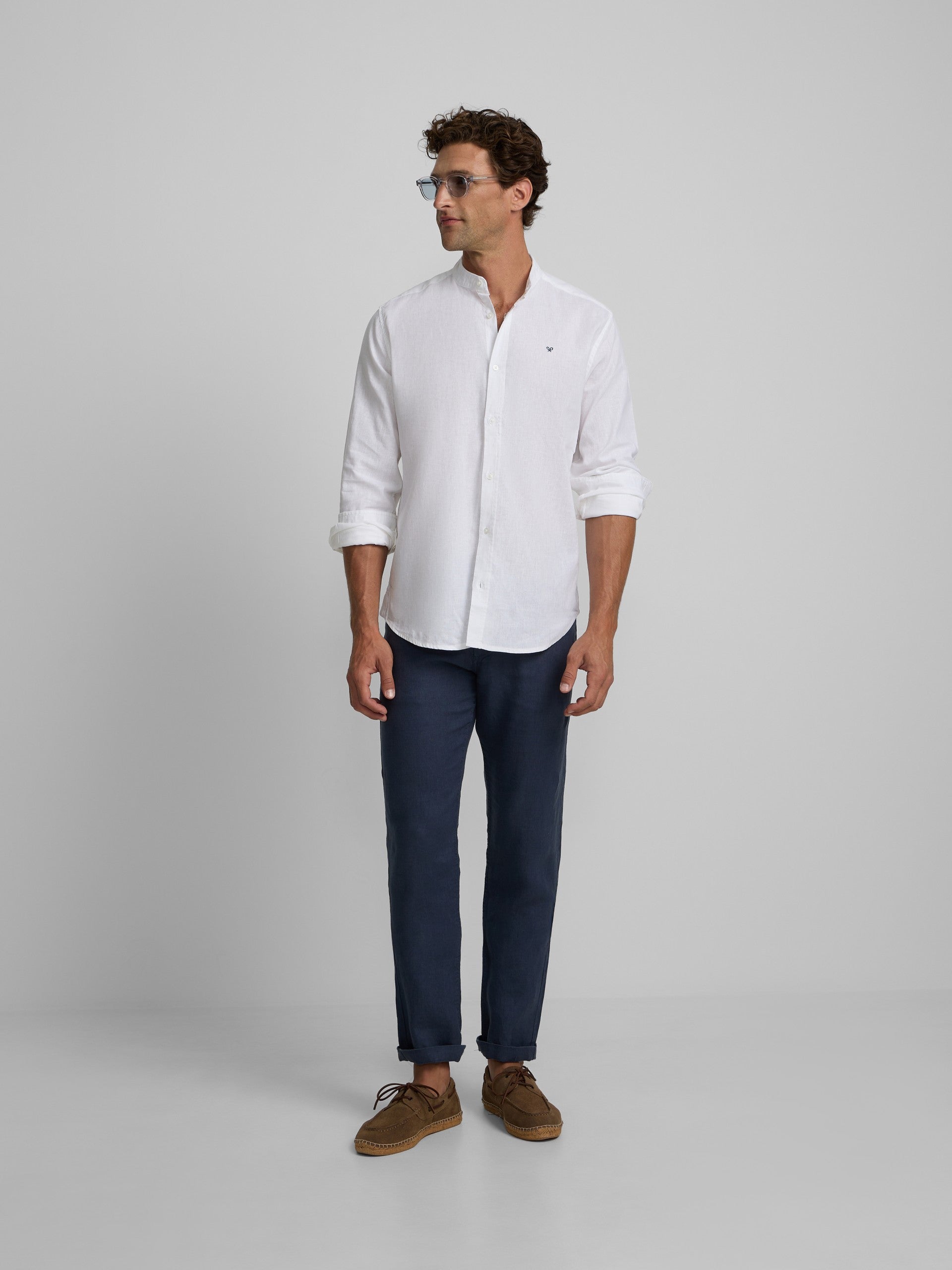 Indigo blue linen five-pocket sport trousers
