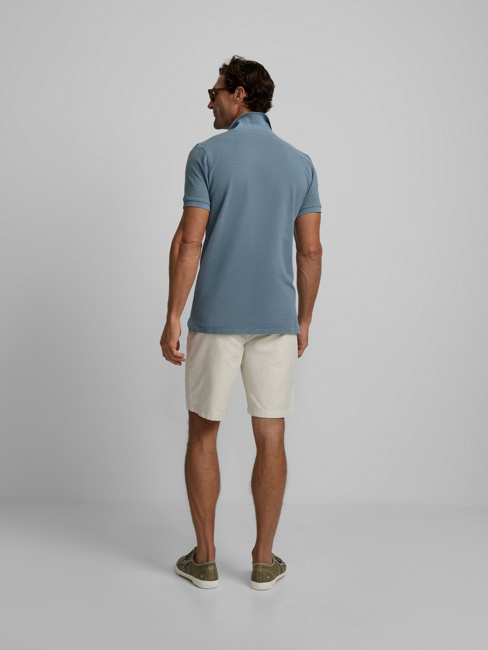 Polo clasico garment dye azul medio